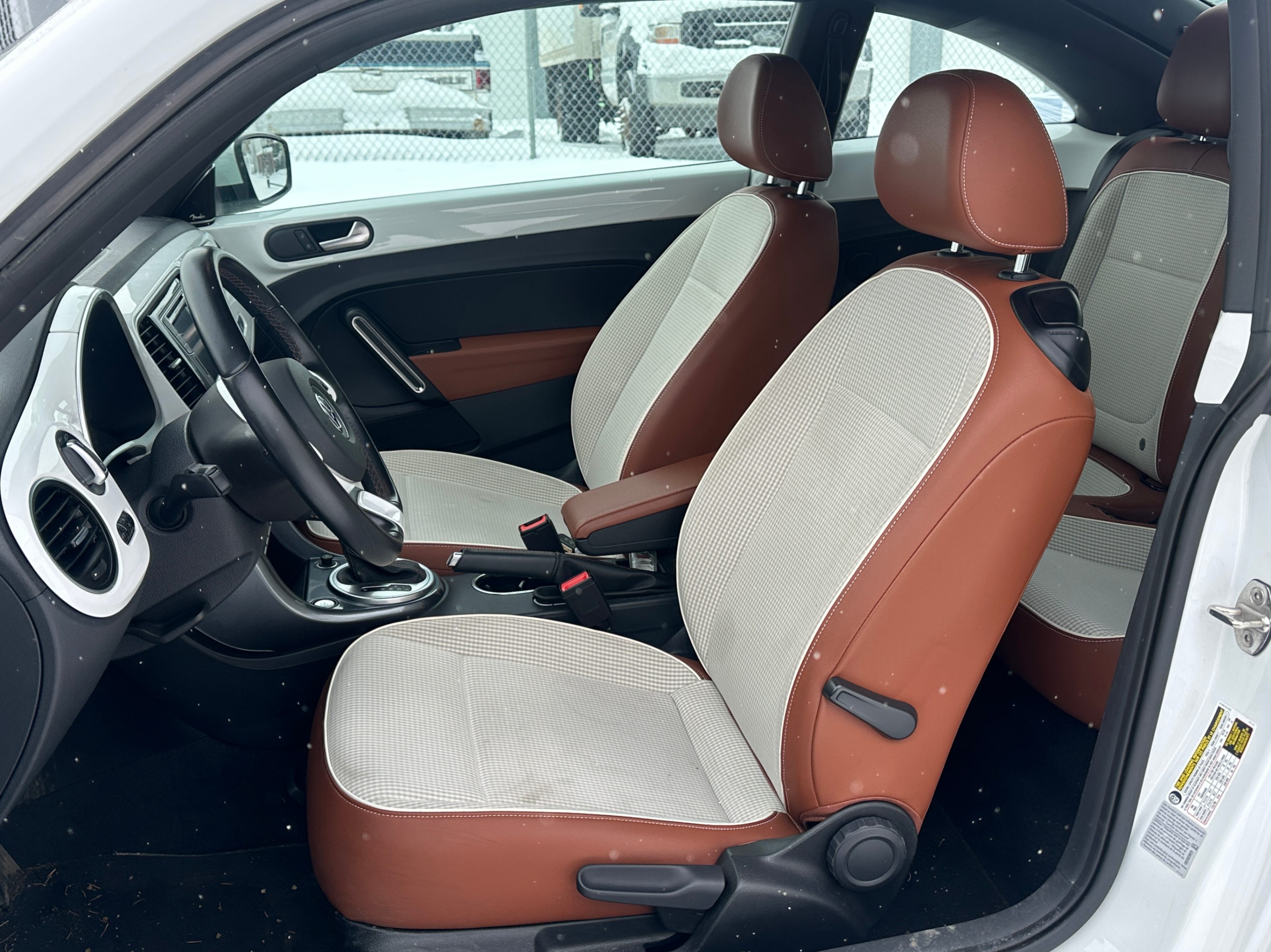 /aiautogroup/2017-Volkswagen-Beetle-08177568660830525.jpg