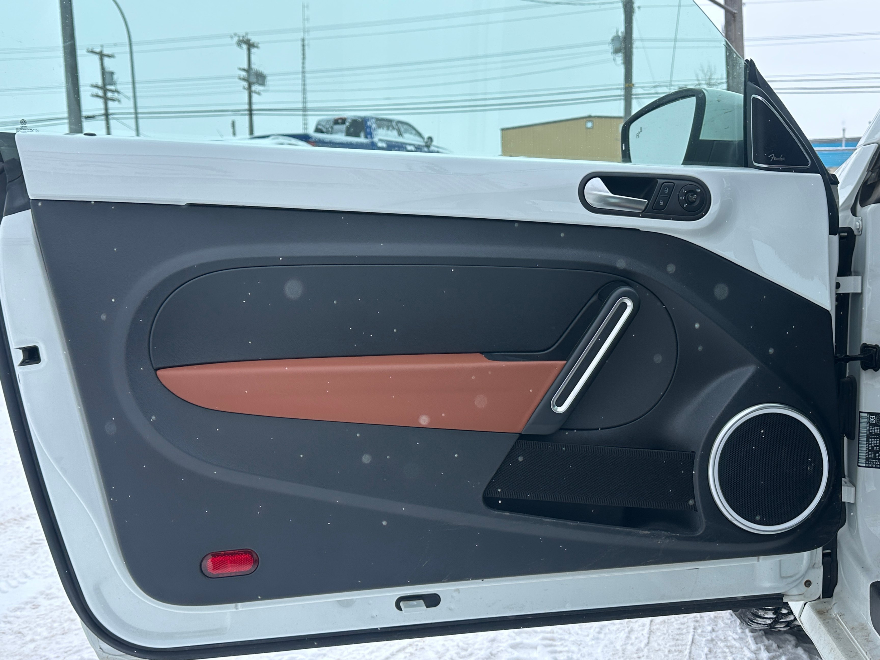 /aiautogroup/2017-Volkswagen-Beetle-26766946669703207.jpg