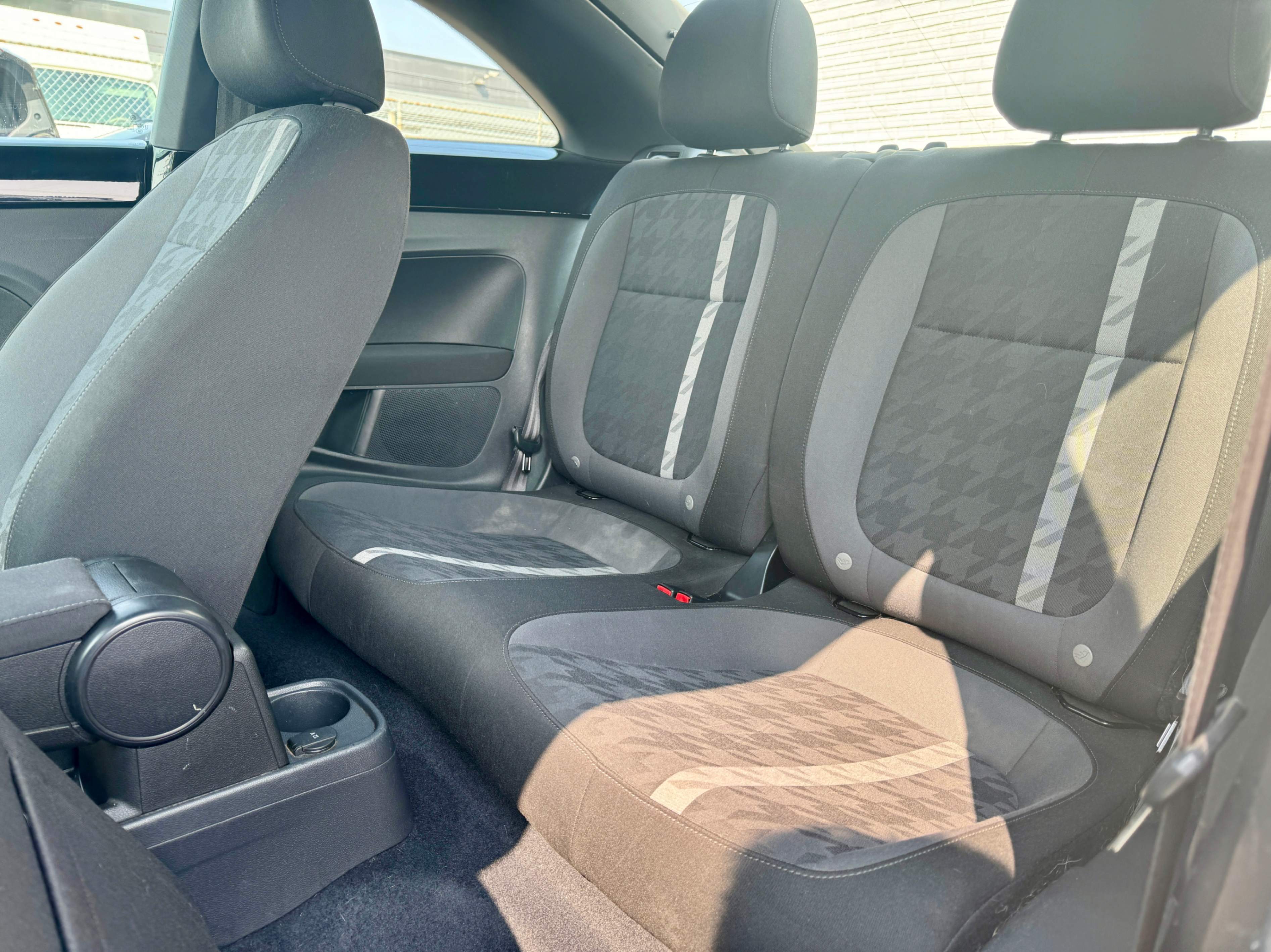 /aiautogroup/2017-Volkswagen-Beetle-2734274032708297.jpg