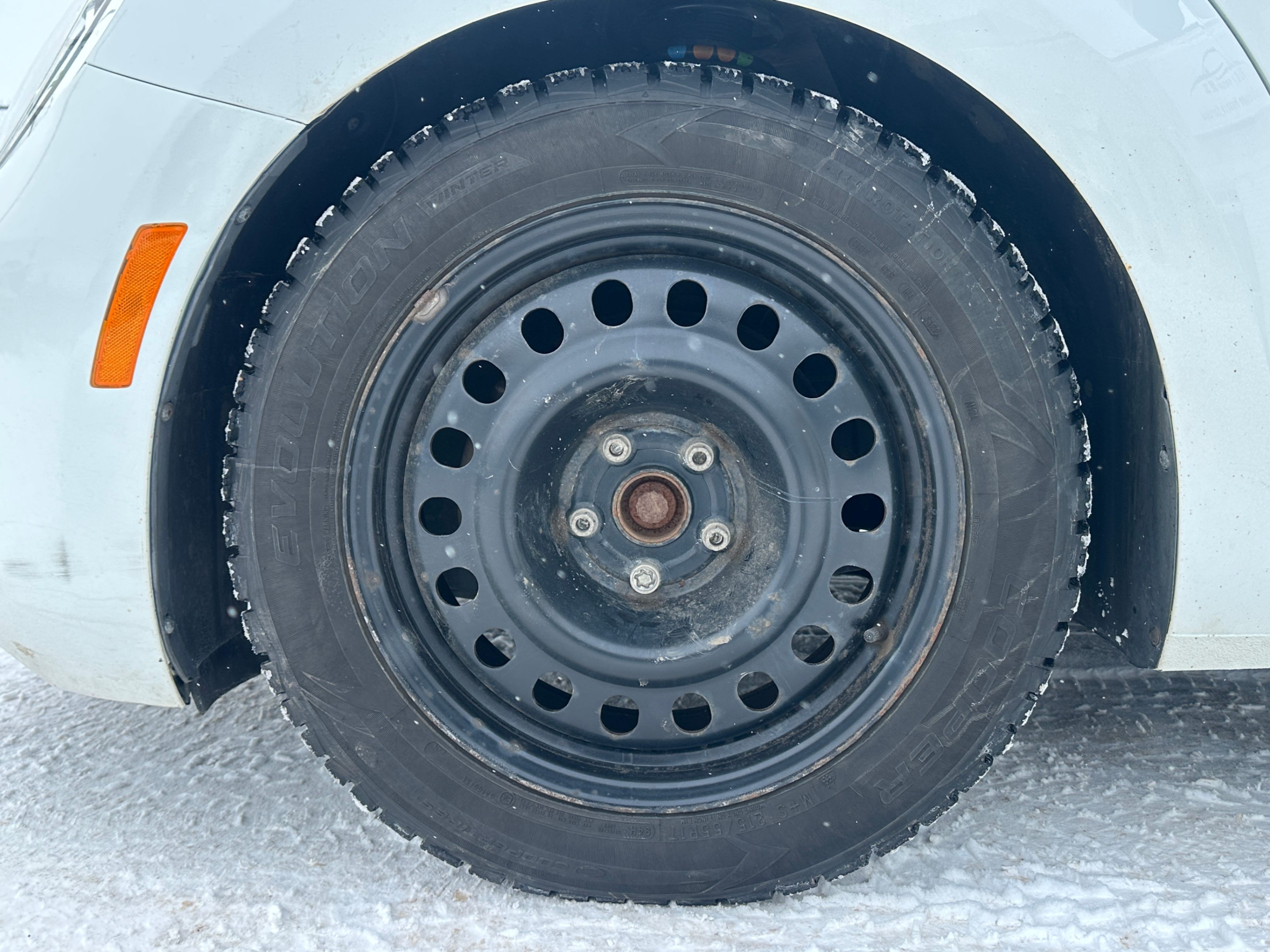 /aiautogroup/2017-Volkswagen-Beetle-49074137052249456.jpg