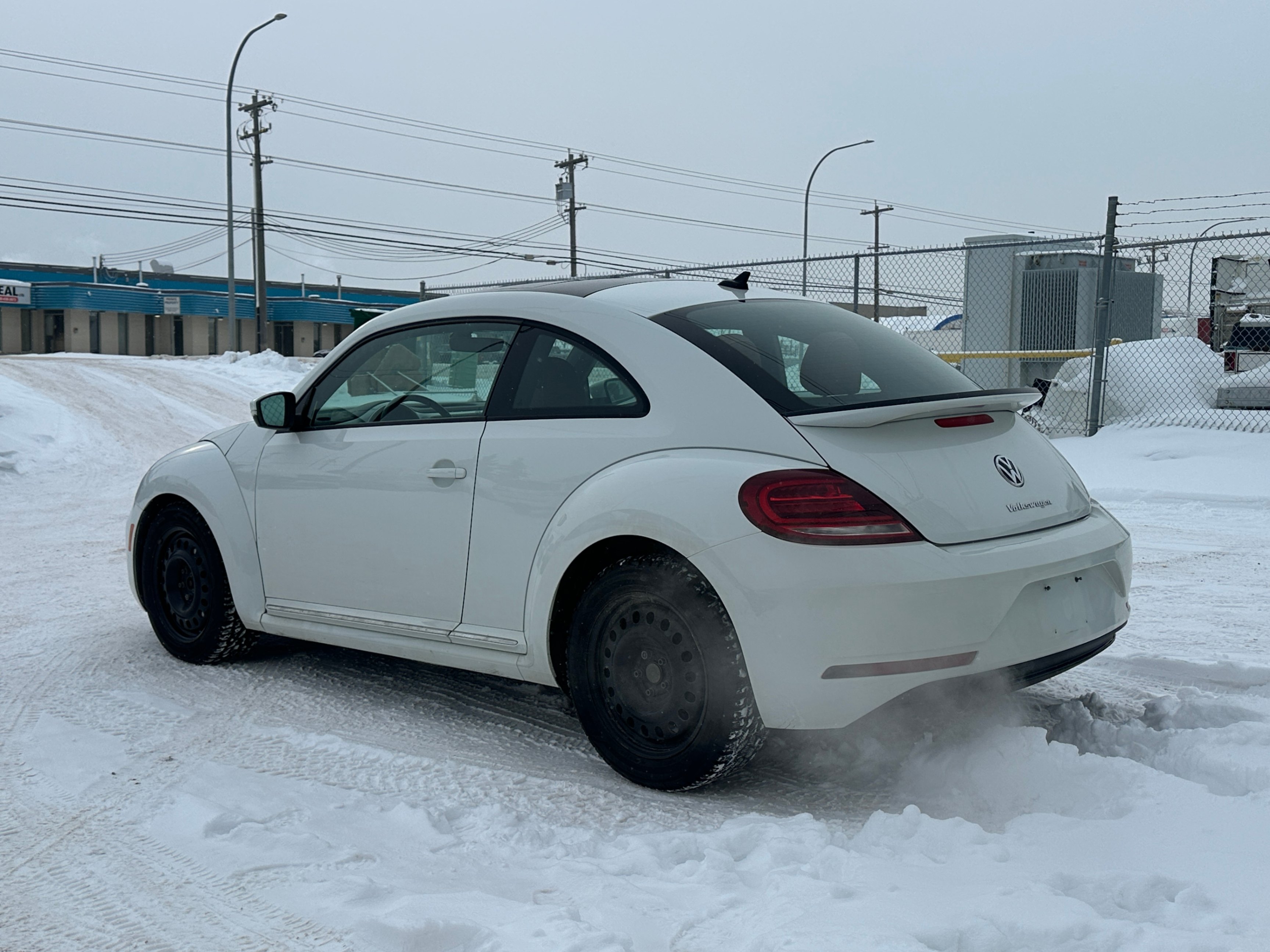 /aiautogroup/2017-Volkswagen-Beetle-5110077228959118.jpg