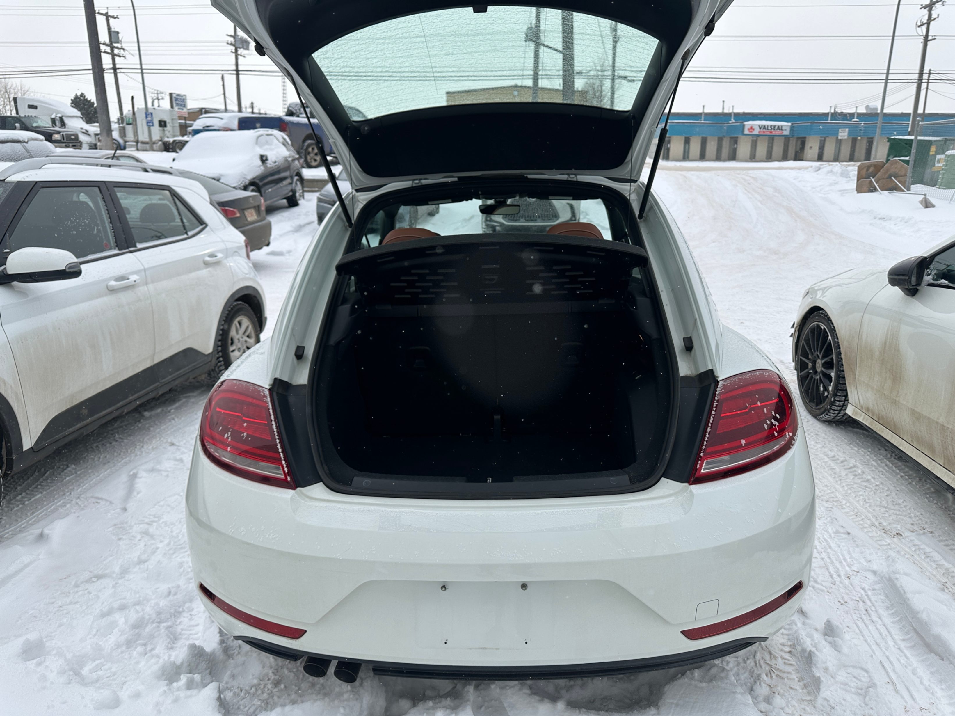 /aiautogroup/2017-Volkswagen-Beetle-603056791157002.jpg