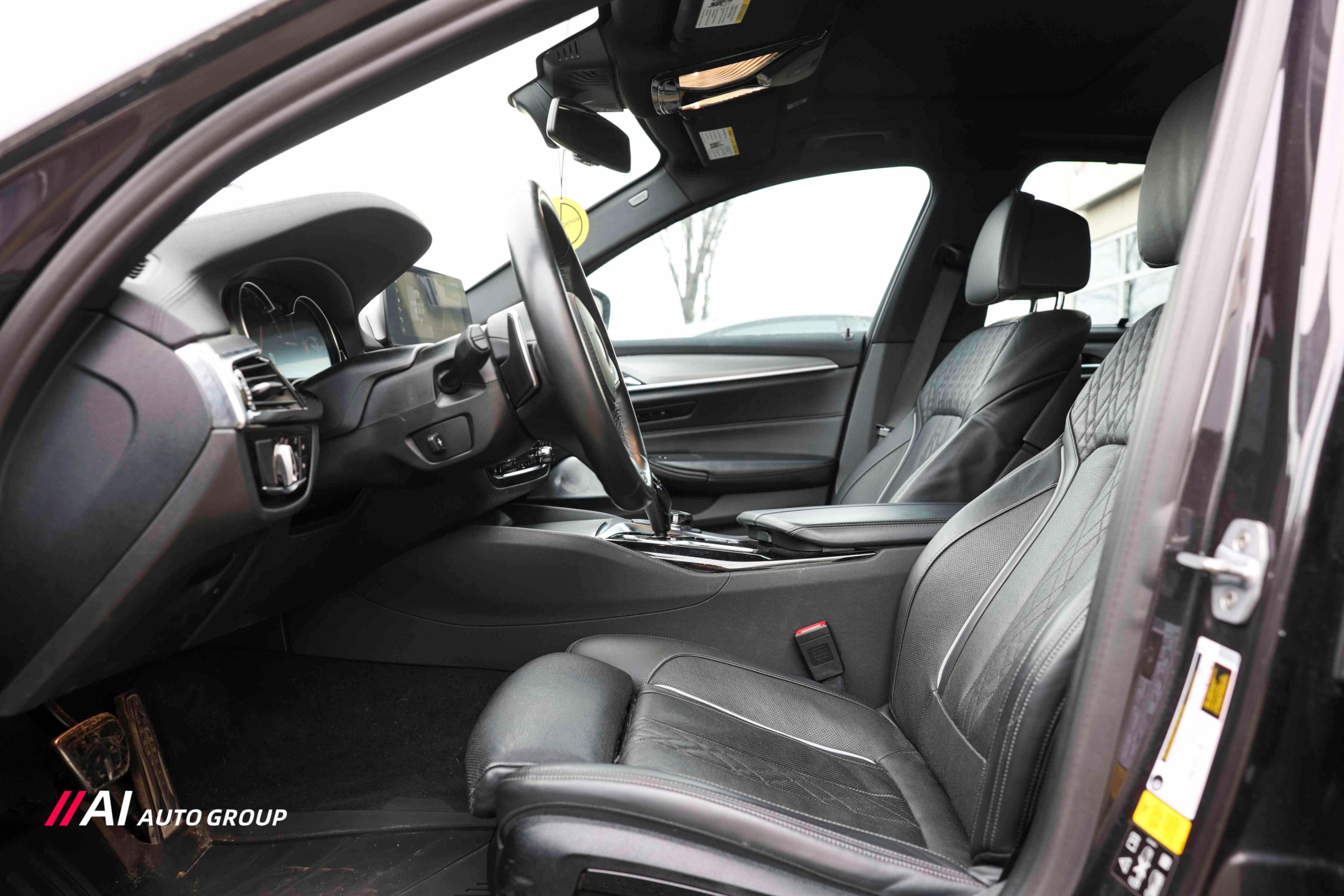 /aiautogroup/2018-BMW-5Series-15362670730803485.jpg