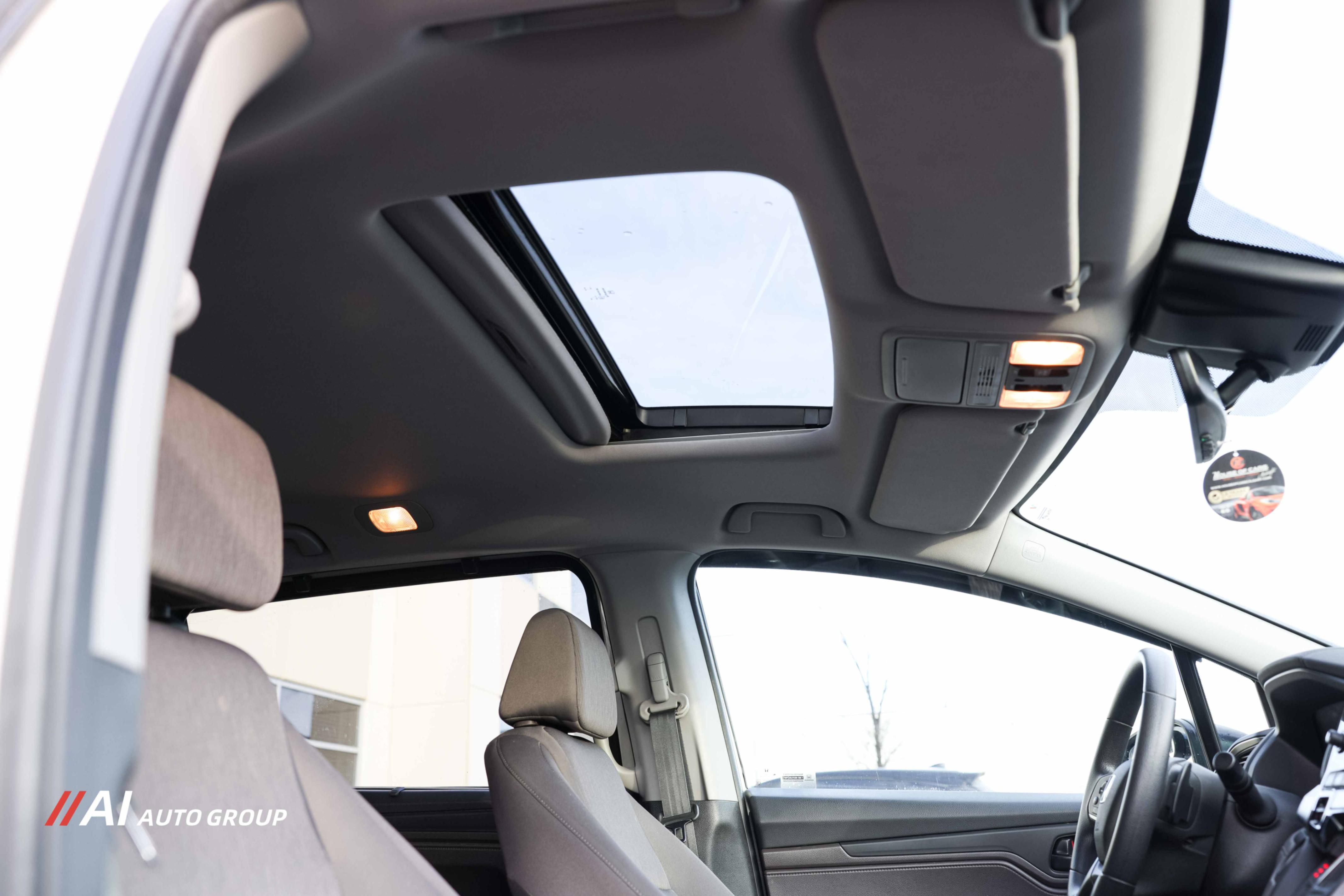 /aiautogroup/2018-Honda-Odyssey-32715624394289256.jpg