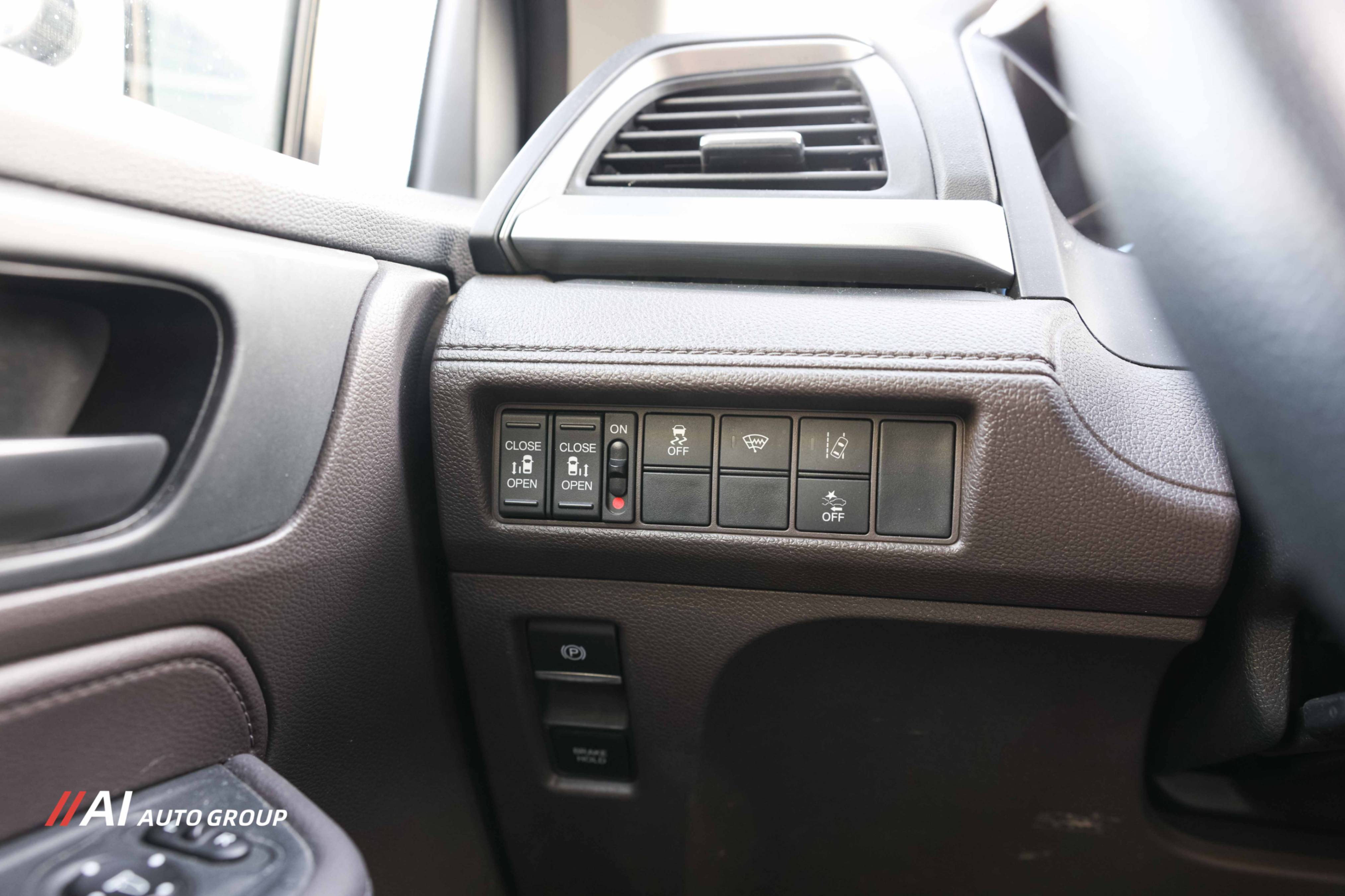 /aiautogroup/2018-Honda-Odyssey-544649829898056.jpg