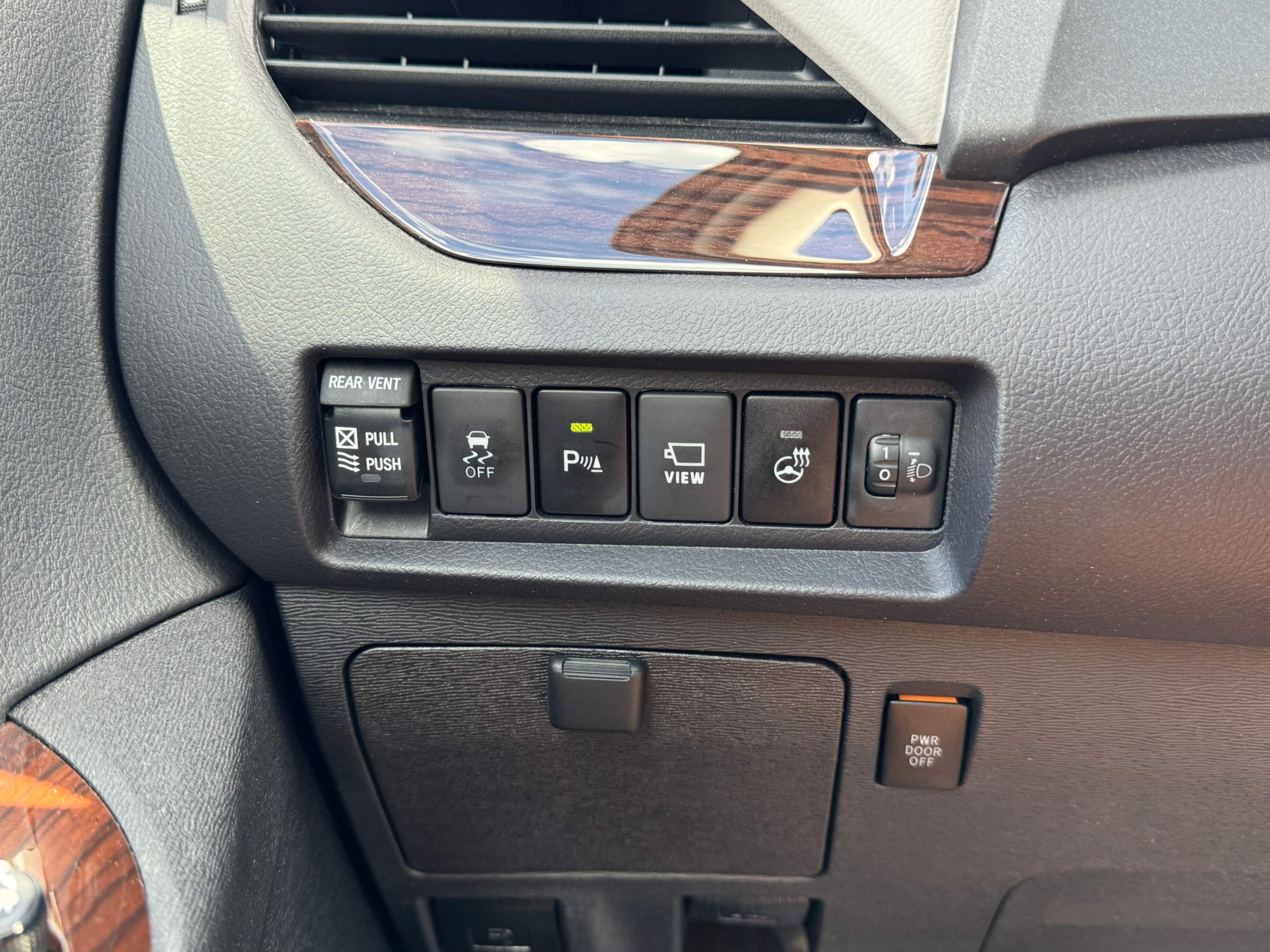 /aiautogroup/2018-Toyota-Sienna-687516097752463.jpg