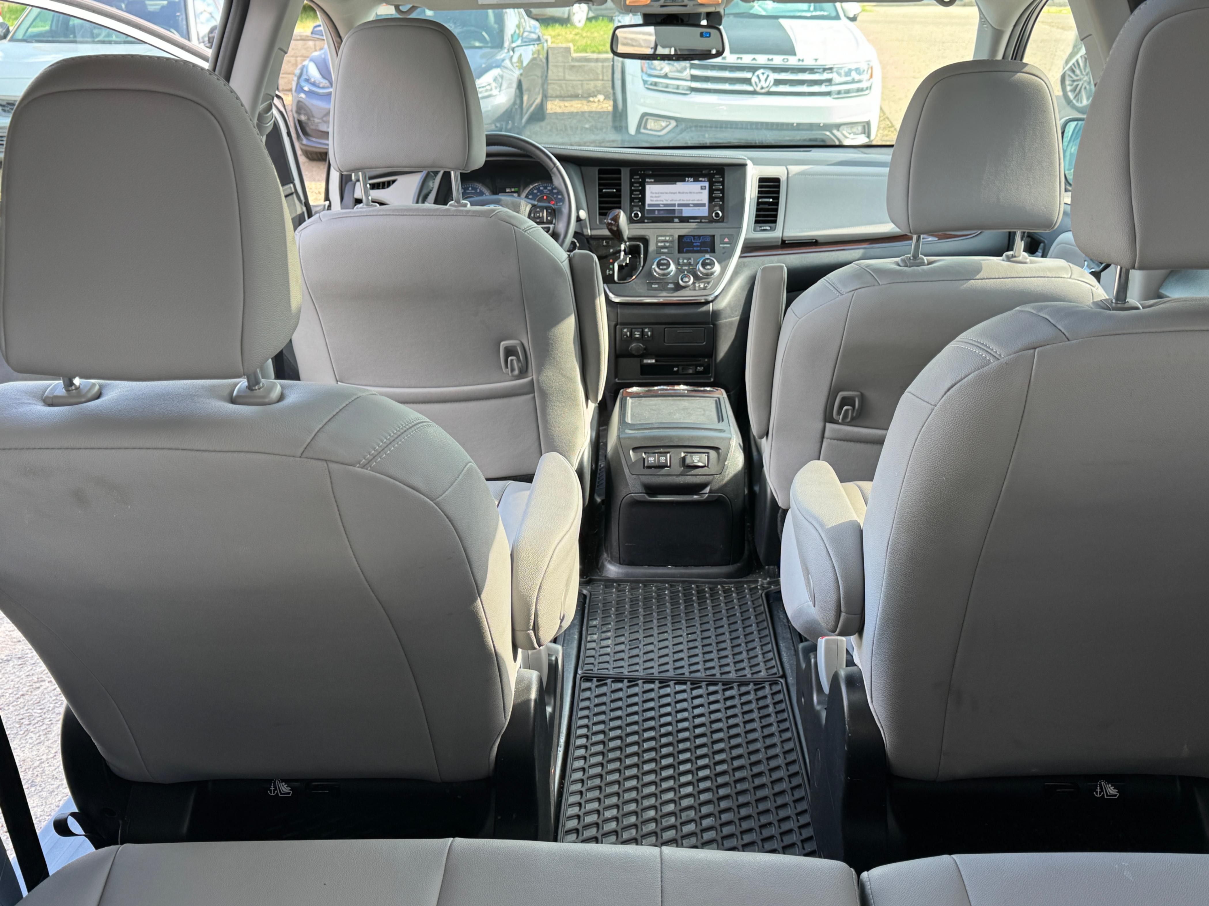/aiautogroup/2018-Toyota-Sienna-786100237316661.jpg