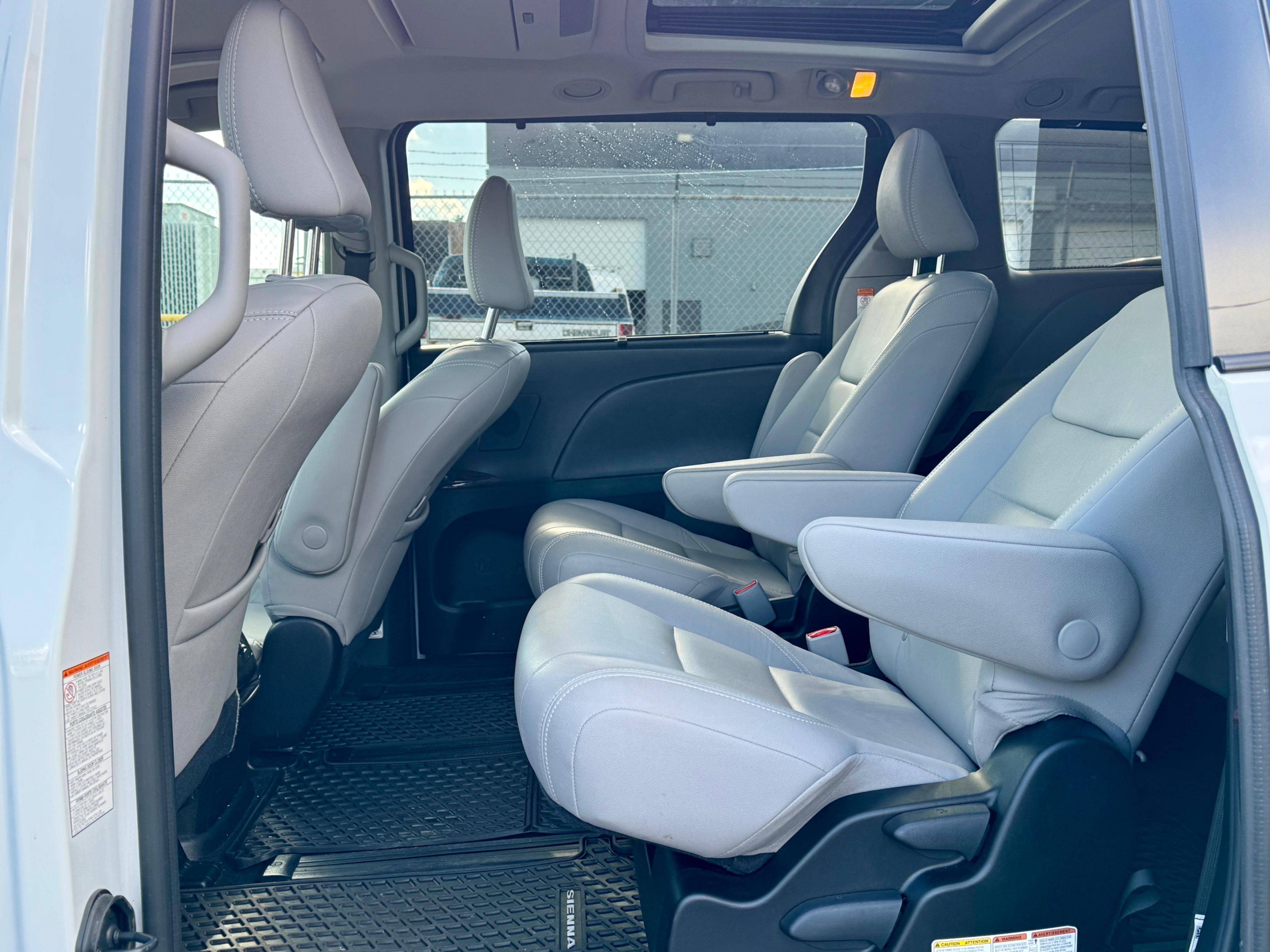 /aiautogroup/2018-Toyota-Sienna-877277427353055.jpg