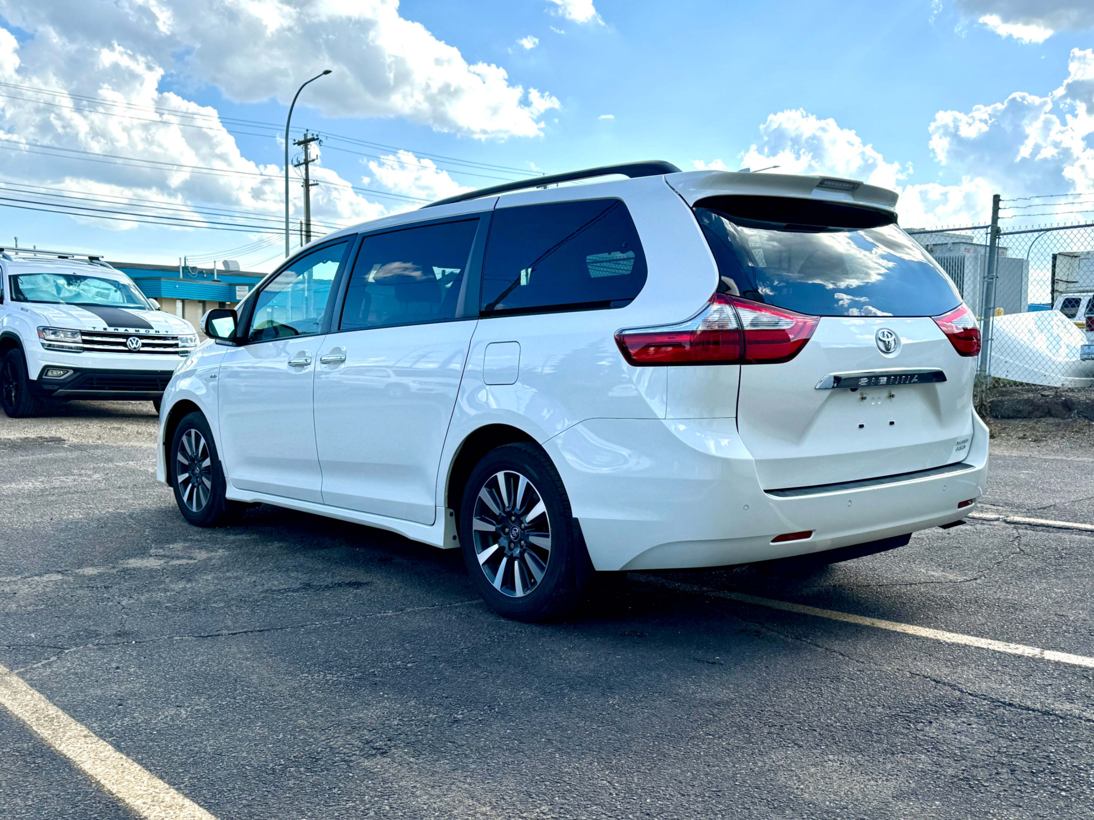 /aiautogroup/2018-Toyota-Sienna-9797489857200696.jpg