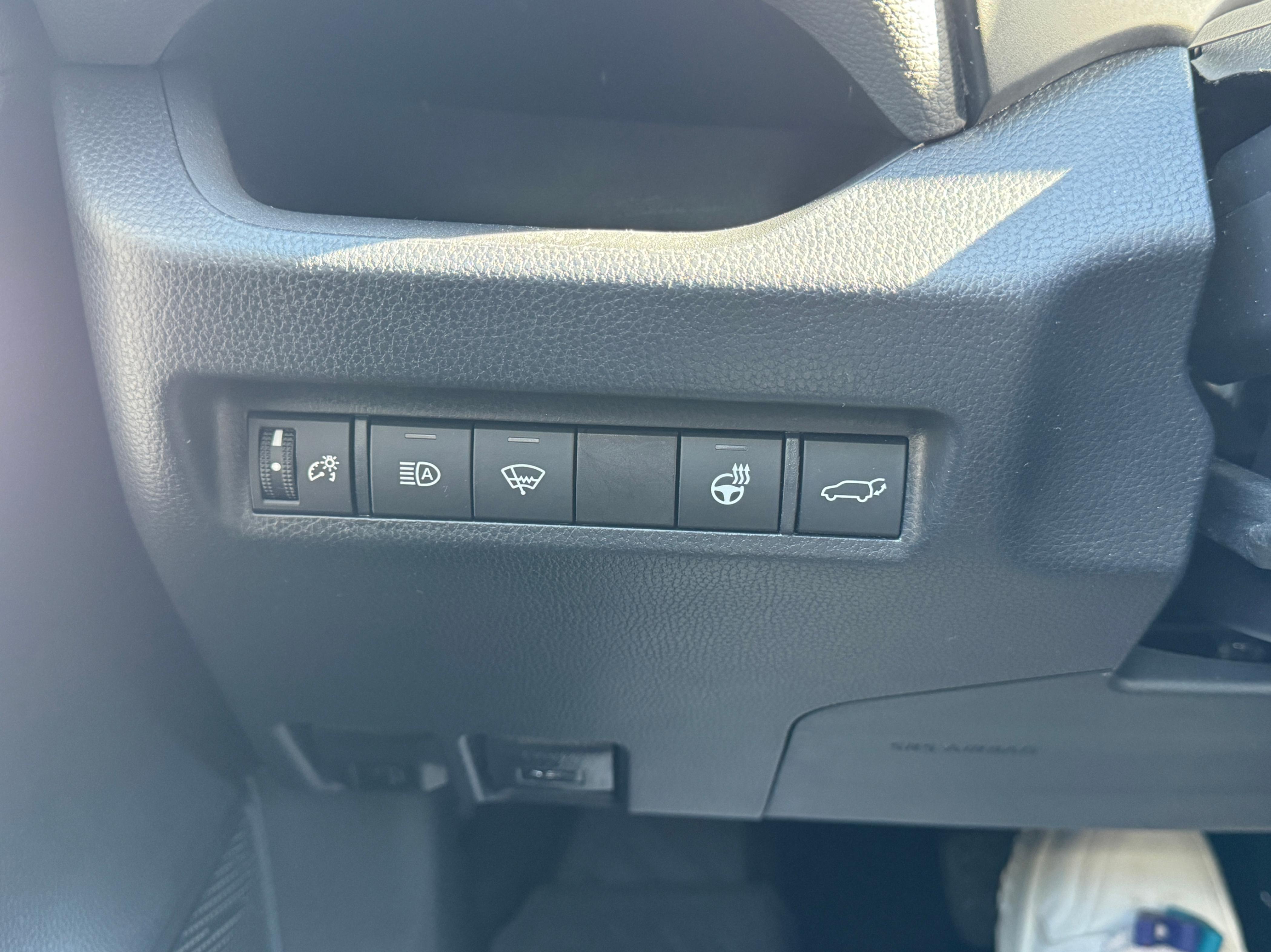/aiautogroup/2020-Toyota-RAV4-3947028756151447.jpg