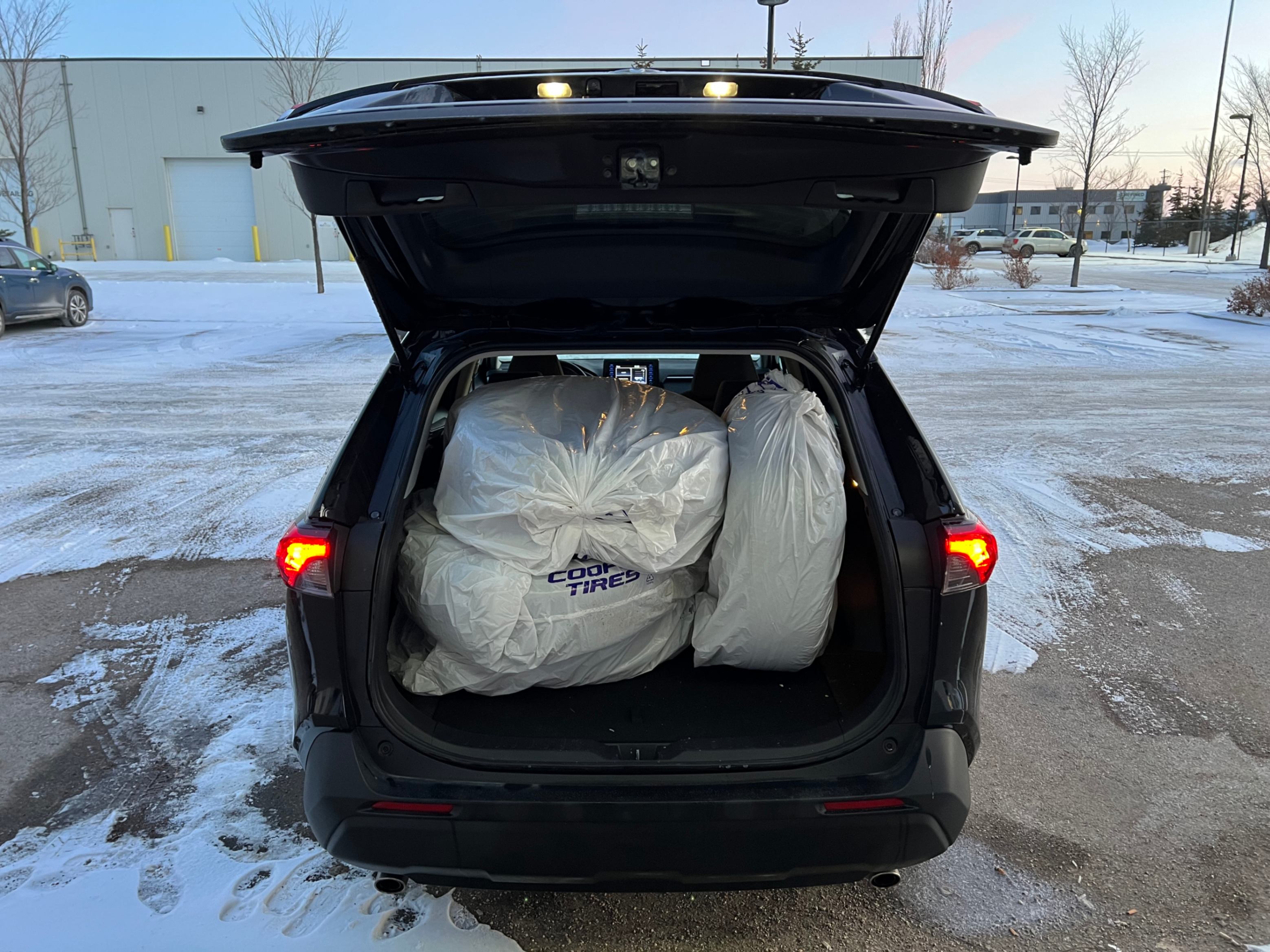 /aiautogroup/2021-Toyota-RAV4-5043552965621603.jpg