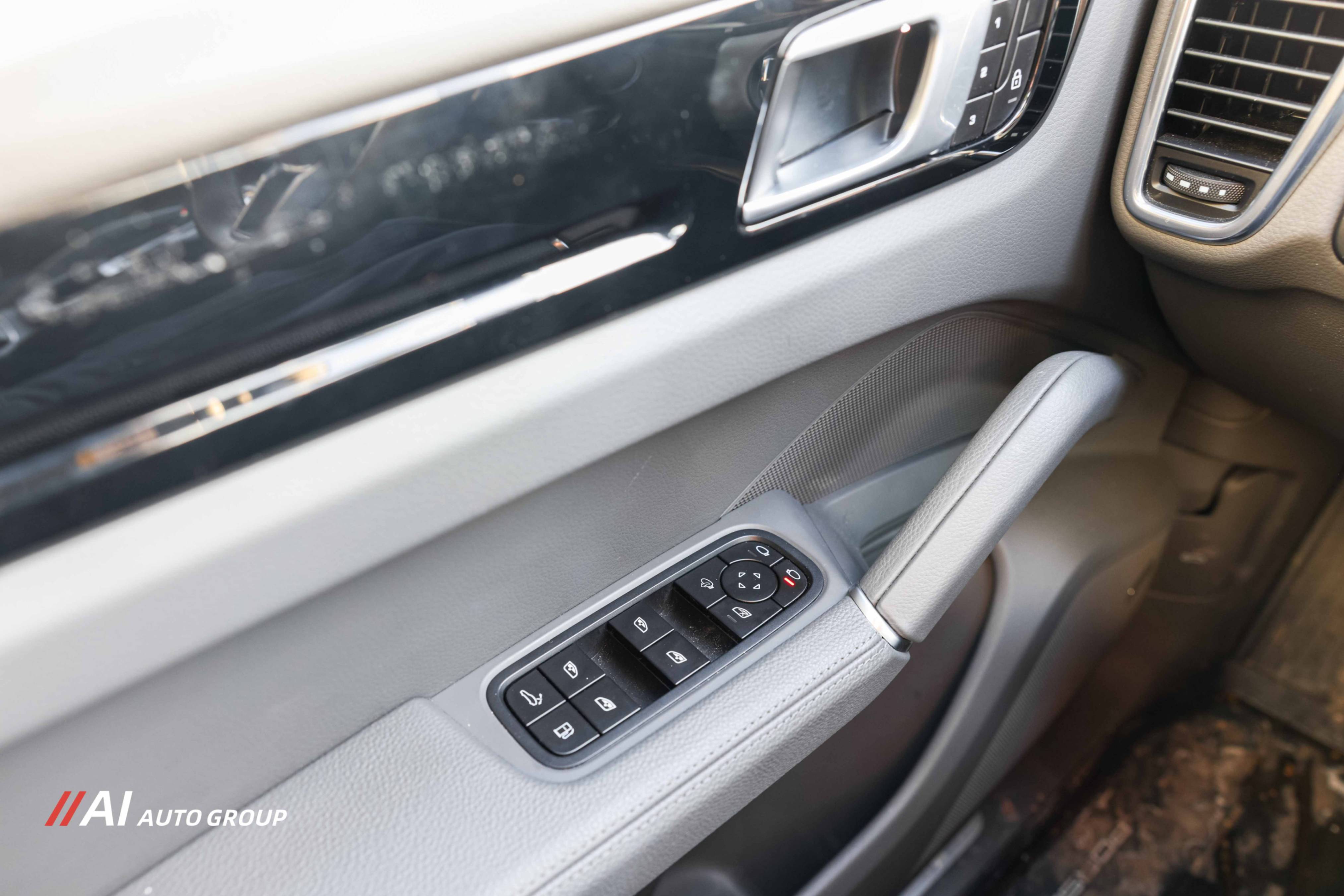 /aiautogroup/2022-Porsche-Cayenne-2879803538105685.jpg