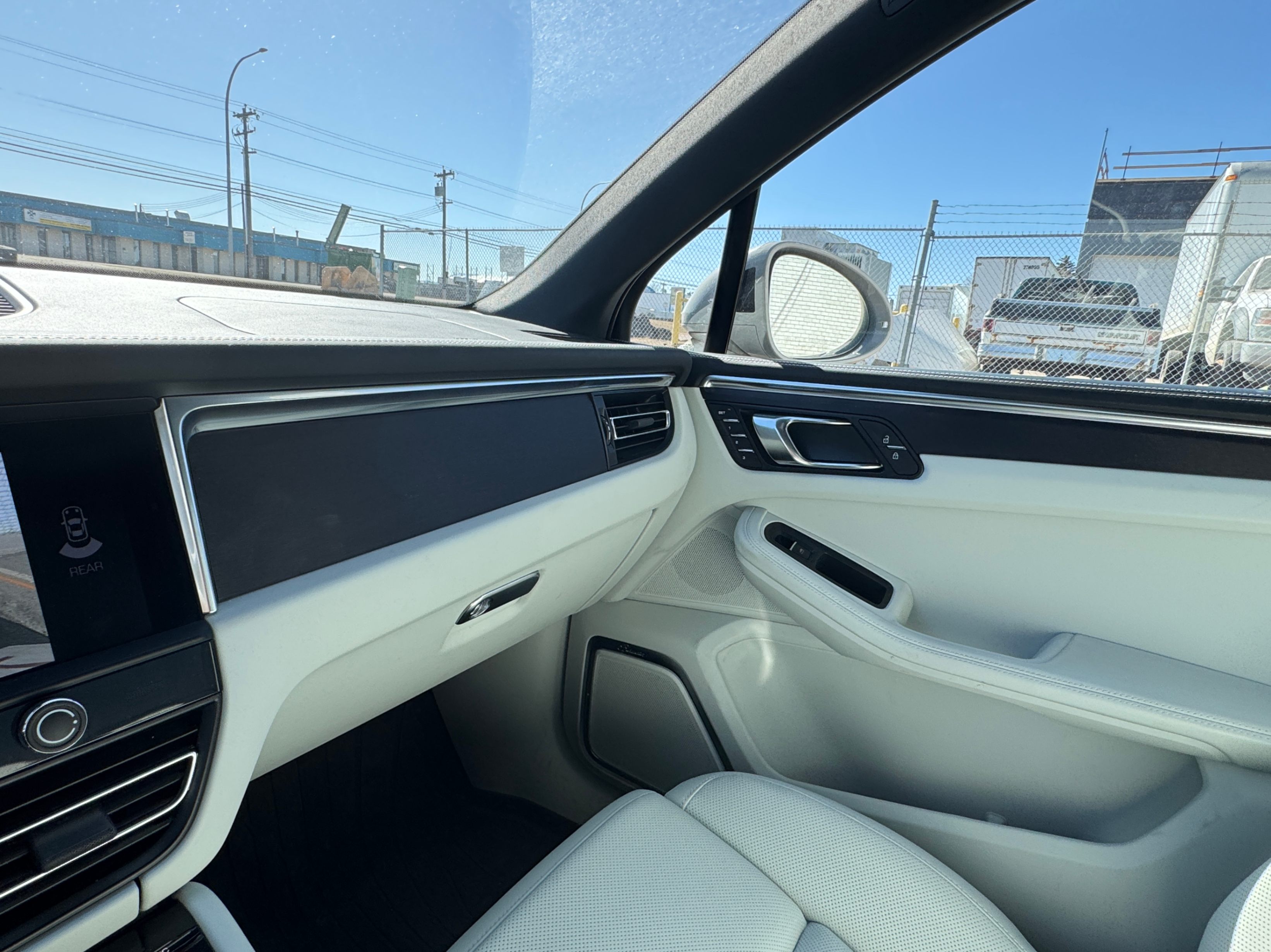 /aiautogroup/2023-Porsche-Macan-045073865334741114.jpg