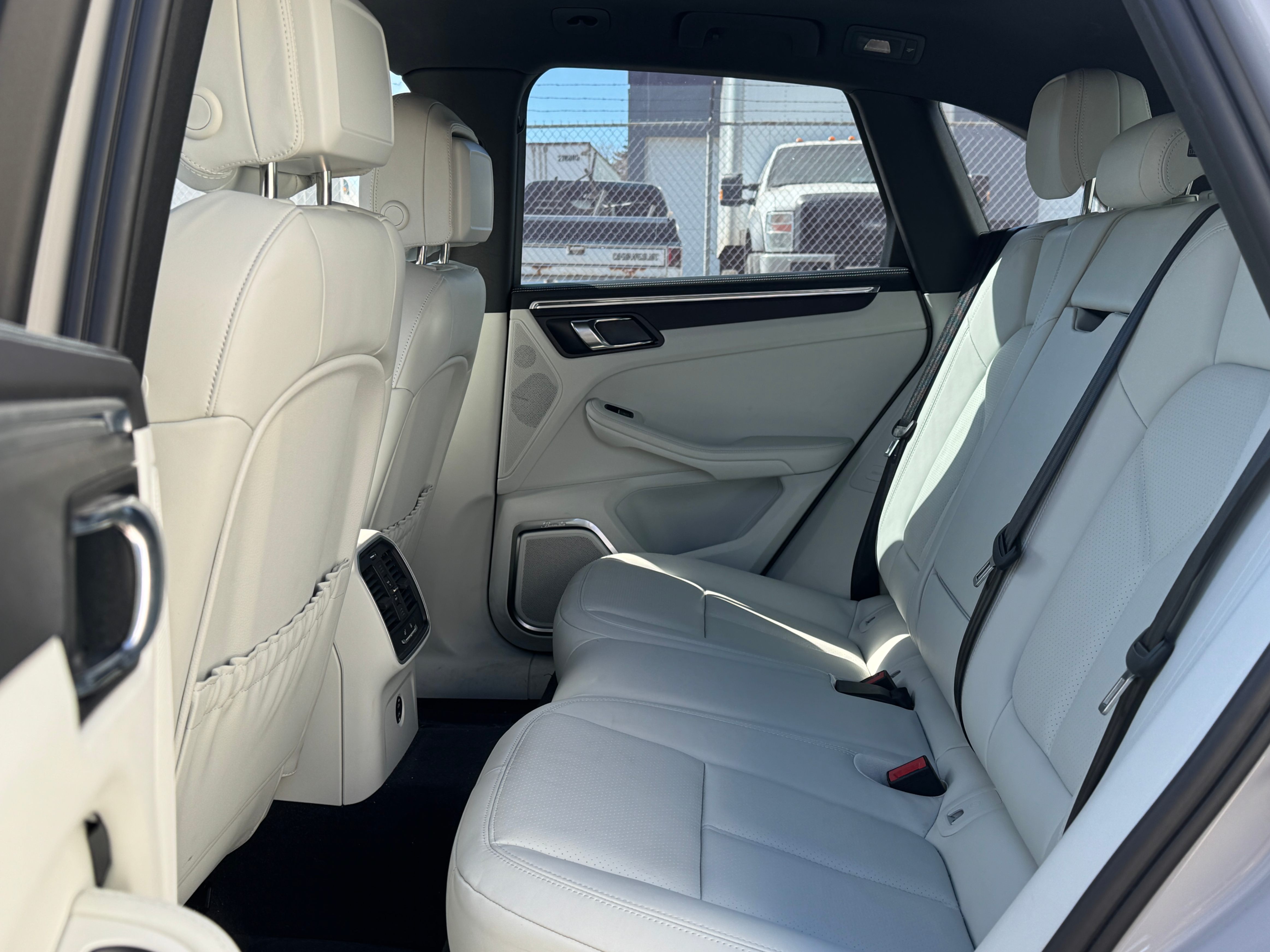 /aiautogroup/2023-Porsche-Macan-7357911220609361.jpg