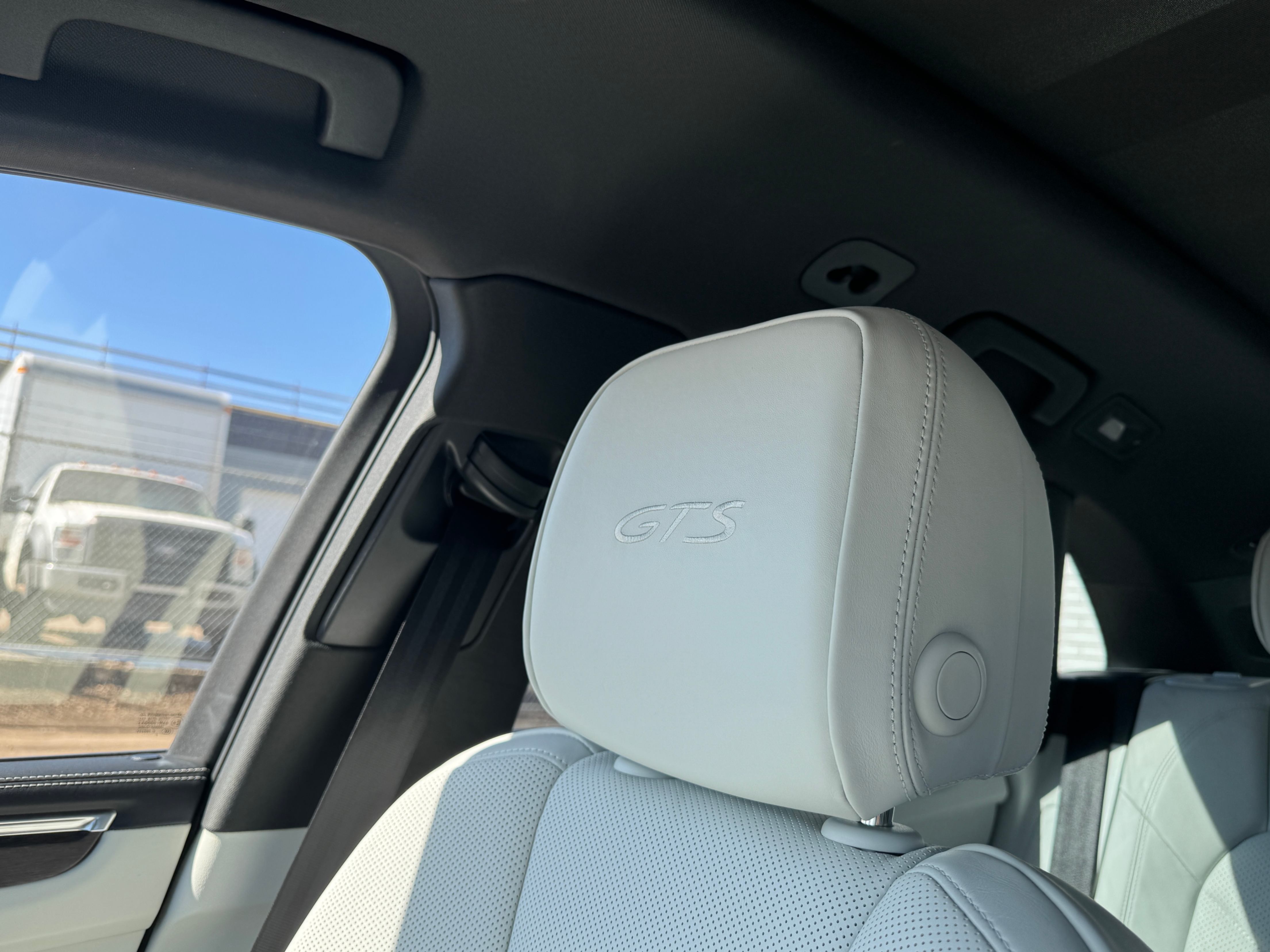/aiautogroup/2023-Porsche-Macan-9182230309204993.jpg