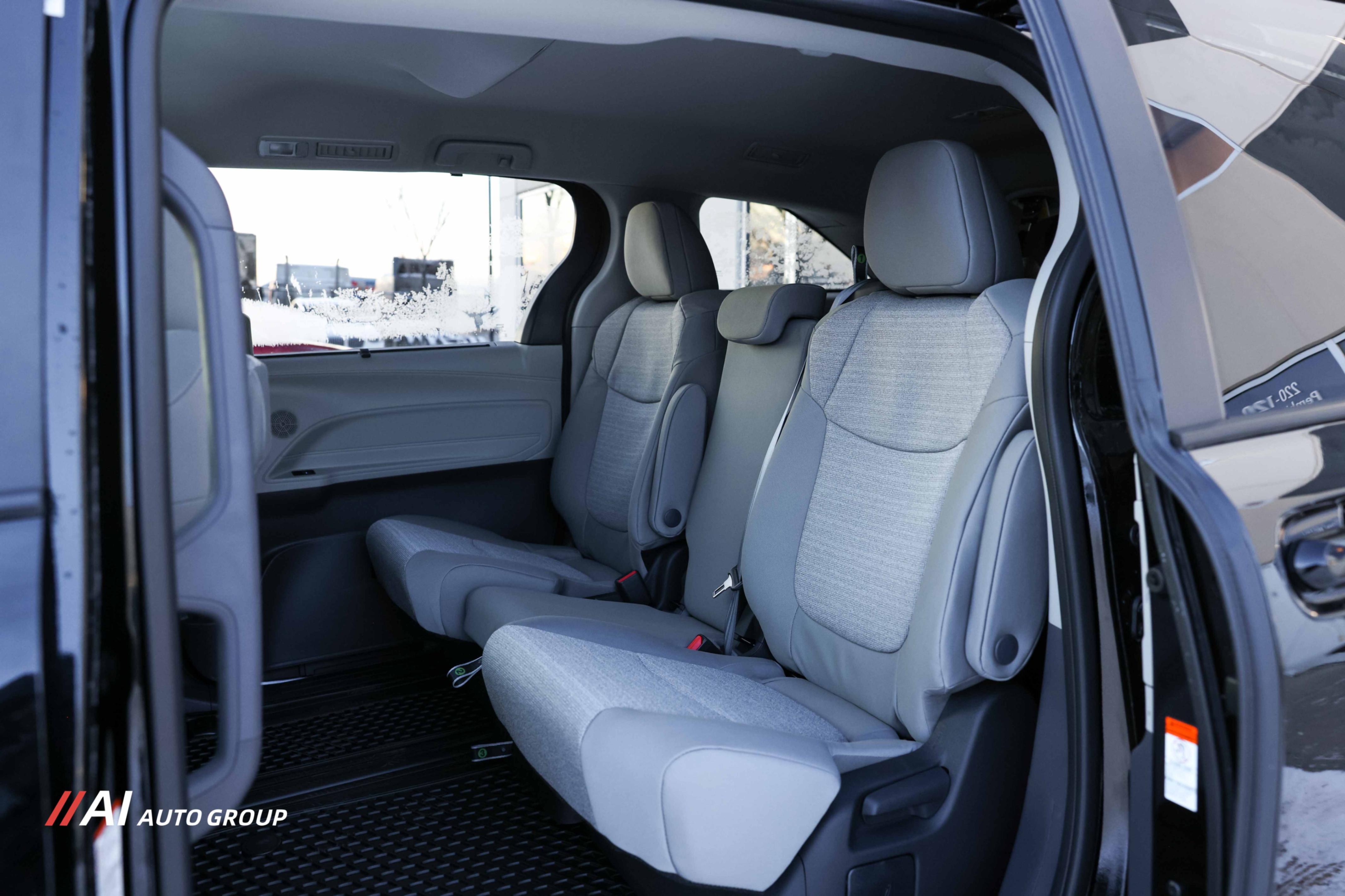 /aiautogroup/2024-Toyota-Sienna-4700492300300596.jpg