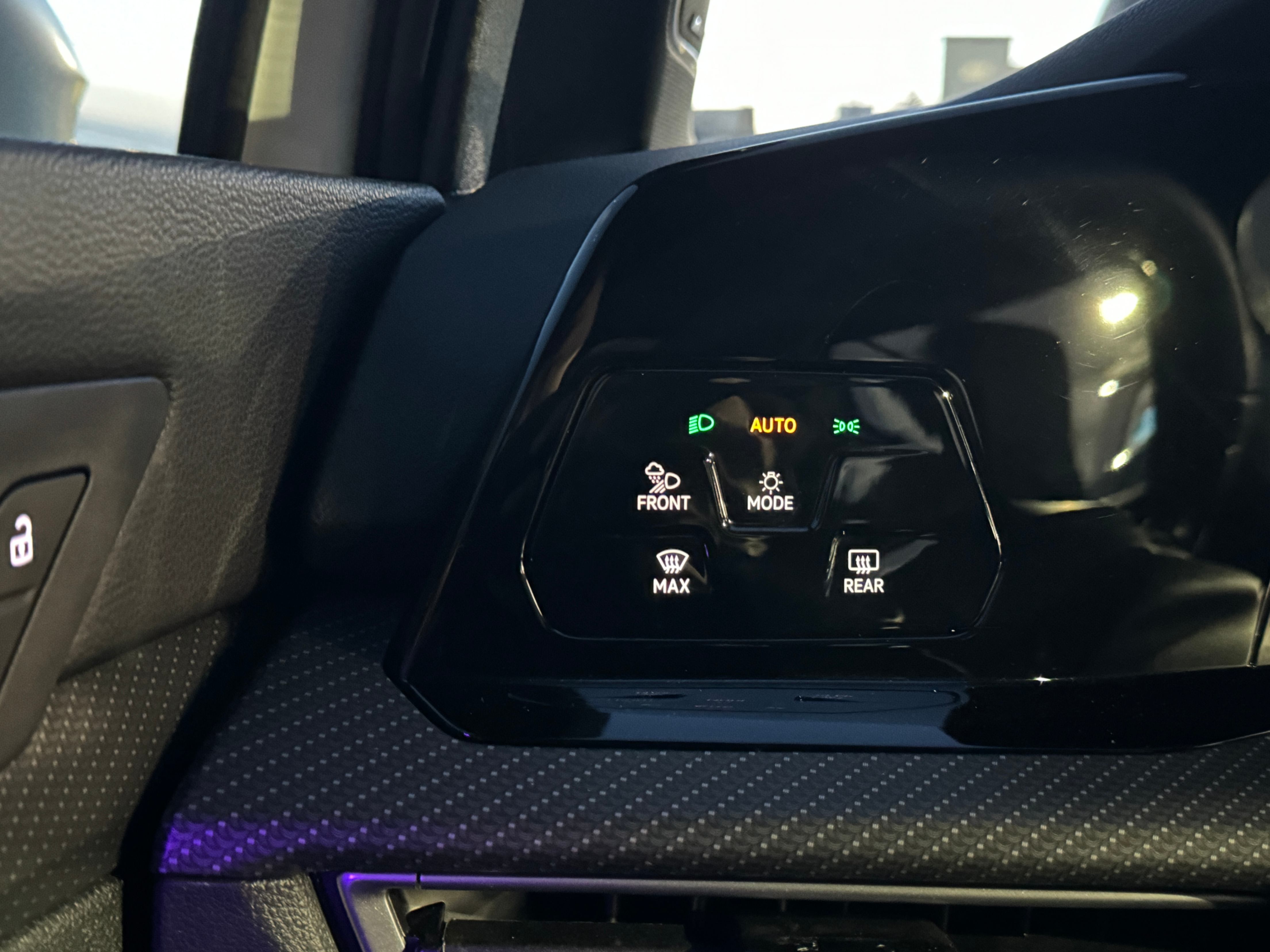 /aiautogroup/2024-Volkswagen-GolfR-926619231730863.jpg