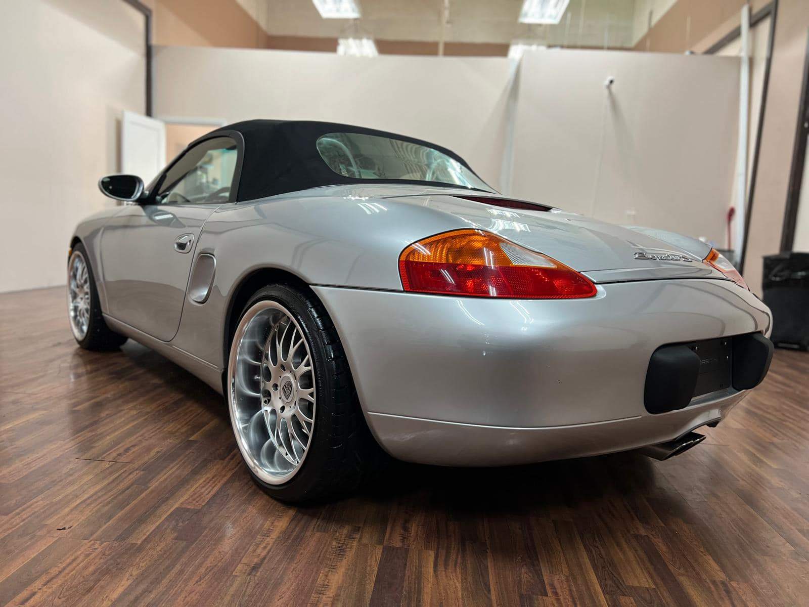 /akmautomotiveltd/2001-Porsche-Boxster-2363990818619388.jpg
