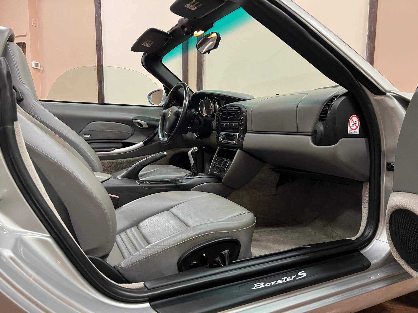 /akmautomotiveltd/2001-Porsche-Boxster-43526578448379216.jpg