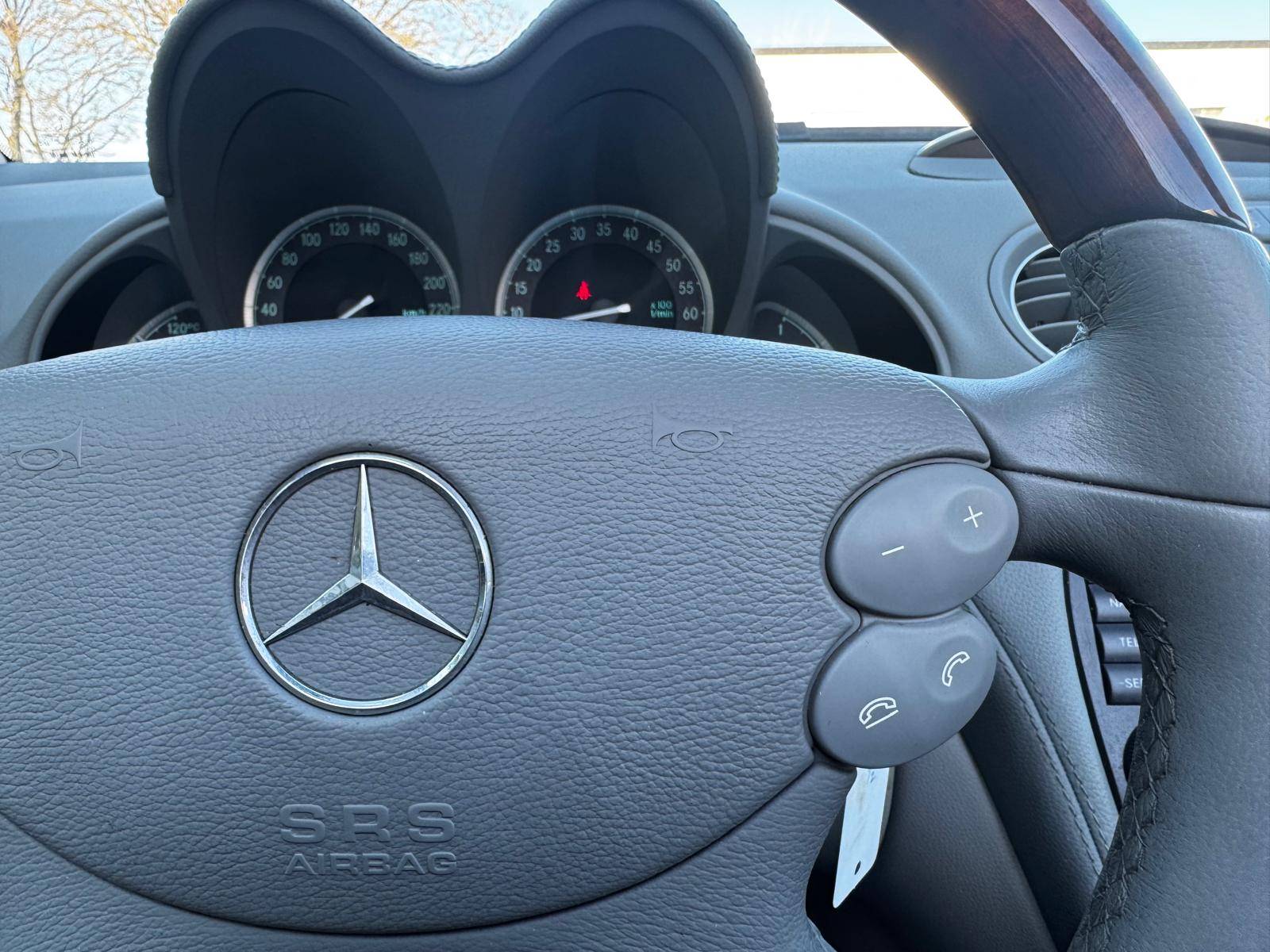 /akmautomotiveltd/2007-Mercedes-Benz-SL-Class-6981967828760047.jpg