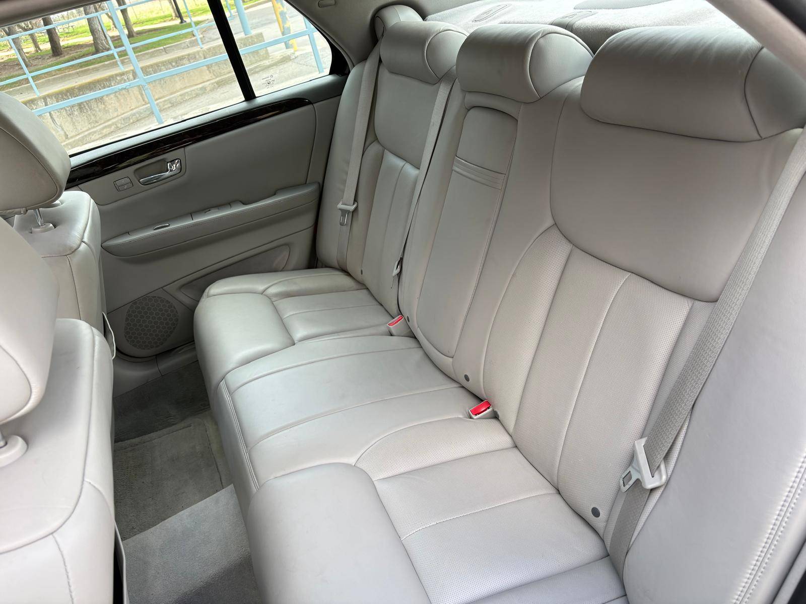 /akmautomotiveltd/2008-Cadillac-DTS-006539411124402816.jpg