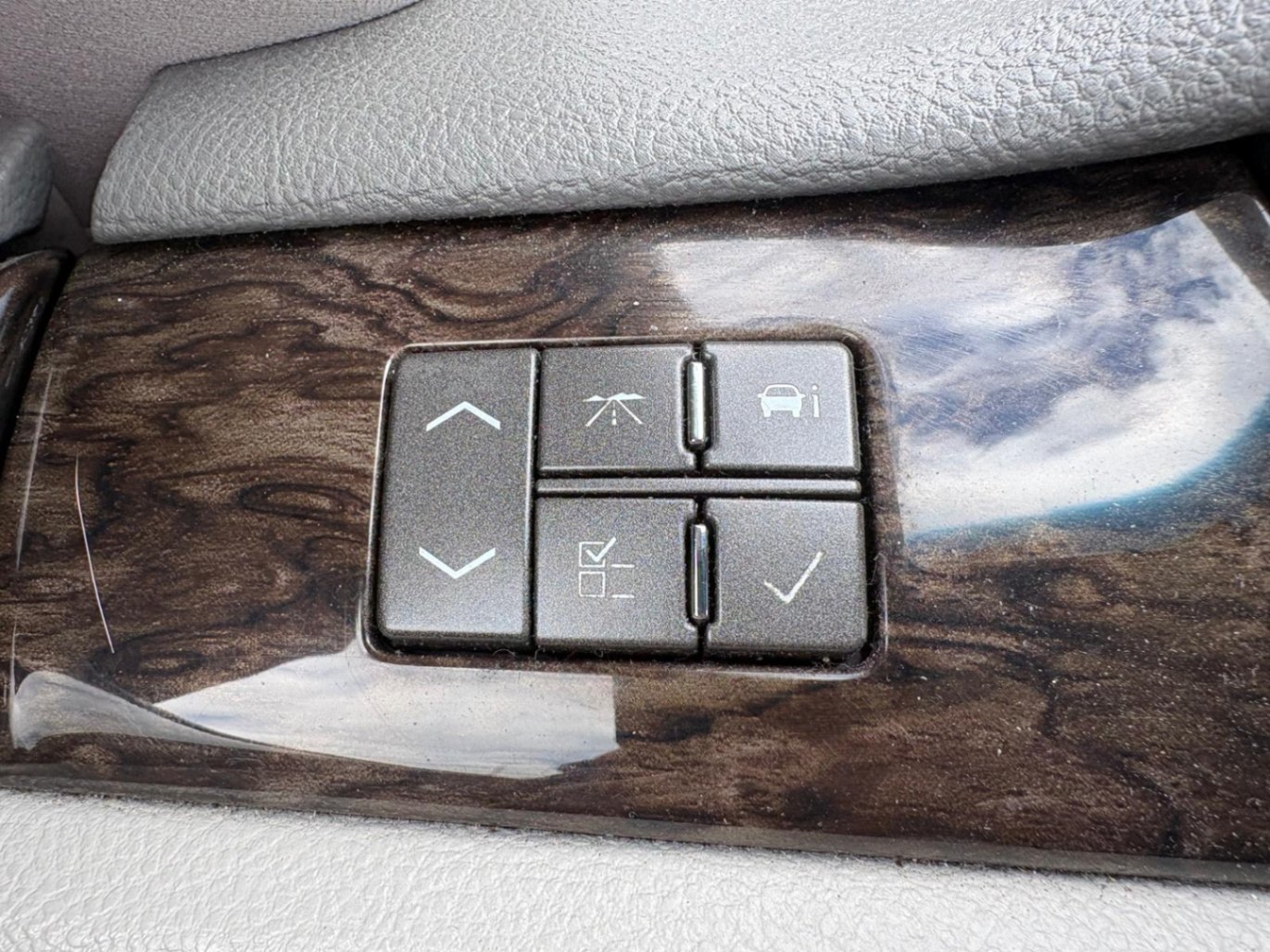 /akmautomotiveltd/2008-Cadillac-DTS-11659863014118477.jpg
