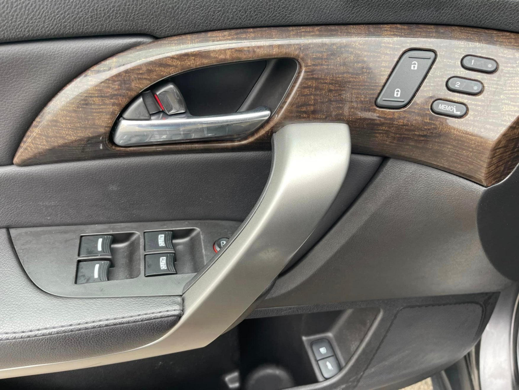 /akmautomotiveltd/2011-Acura-MDX-6886586989988004.jpg