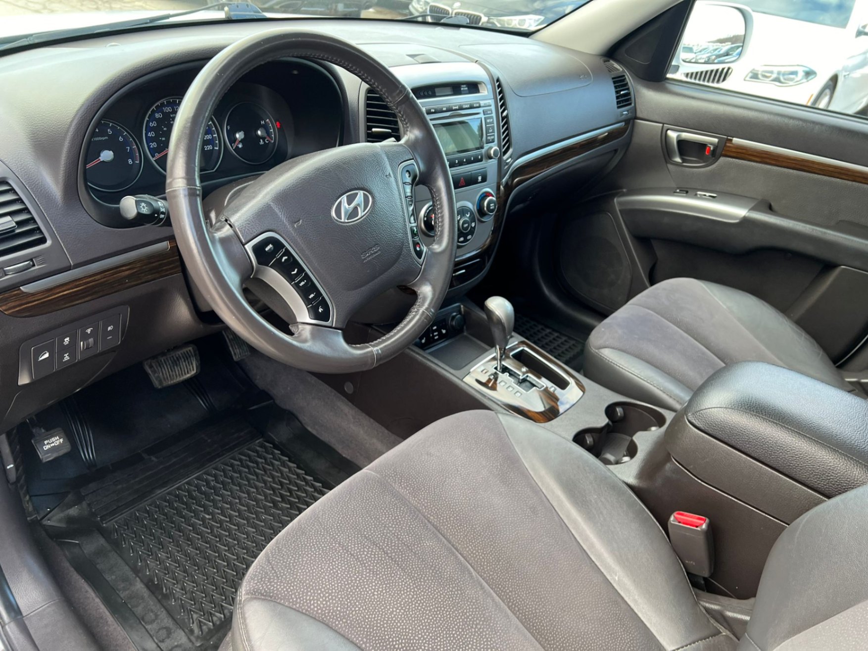 /akmautomotiveltd/2012-Hyundai-SantaFe-15407450300584413.jpg