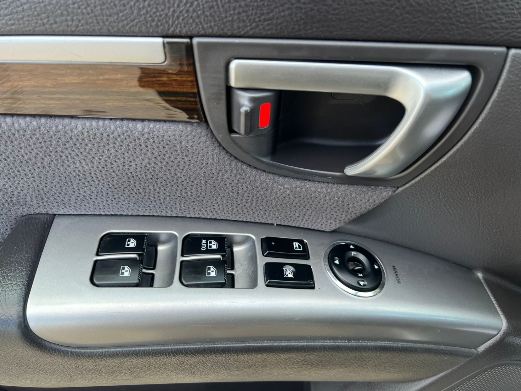 /akmautomotiveltd/2012-Hyundai-SantaFe-6562342735179245.jpg