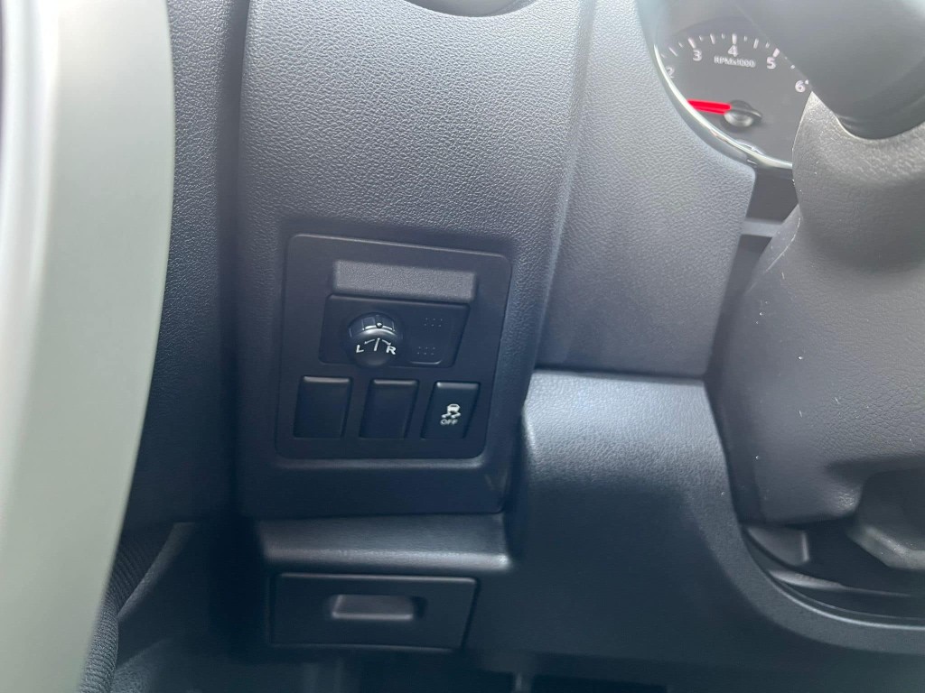 /akmautomotiveltd/2012-Nissan-Rogue-26712384608426687.jpg