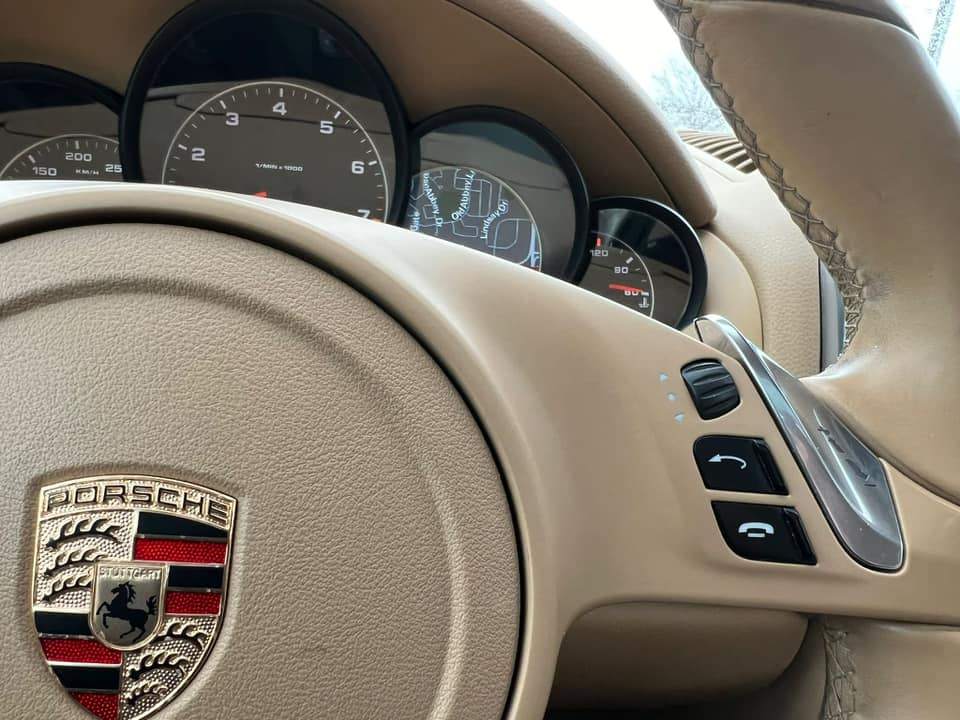 /akmautomotiveltd/2012-Porsche-Cayenne-7844079833742579.jpg