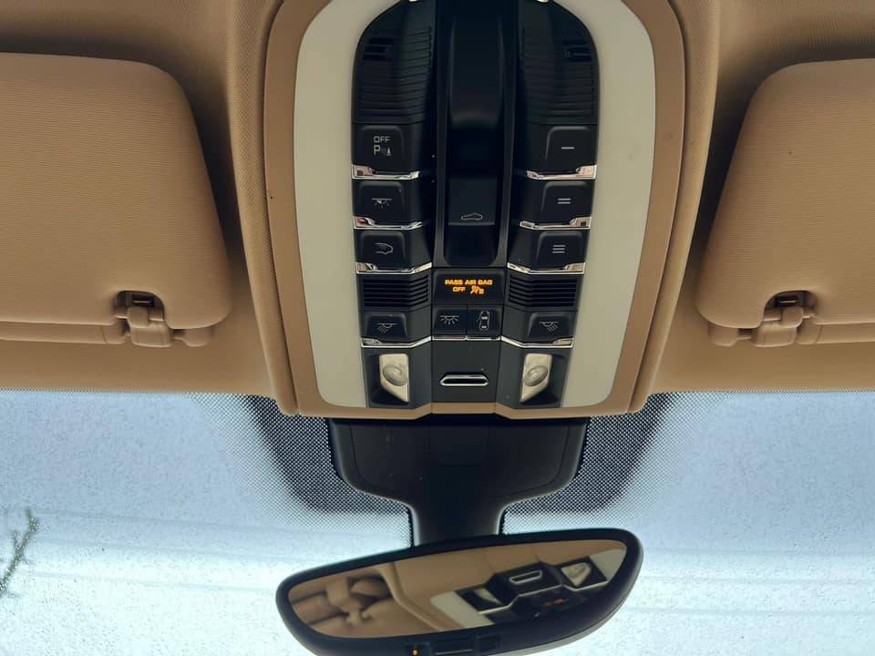 /akmautomotiveltd/2012-Porsche-Cayenne-8227422858012641.jpg