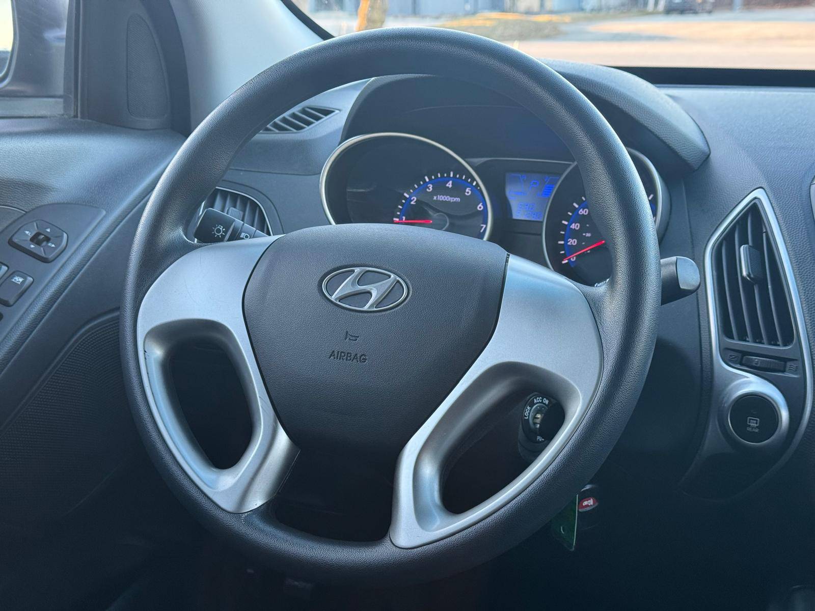 /akmautomotiveltd/2013-Hyundai-Tucson-8302345507069904.jpg