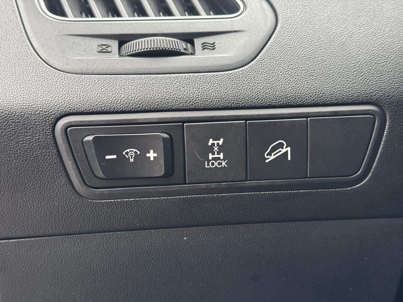/akmautomotiveltd/2013-Hyundai-Tucson-9712882532213383.jpg