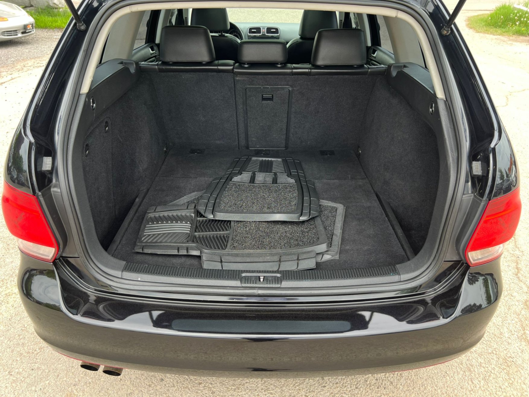 /akmautomotiveltd/2013-Volkswagen-GolfWagon-5332388630310223.jpg