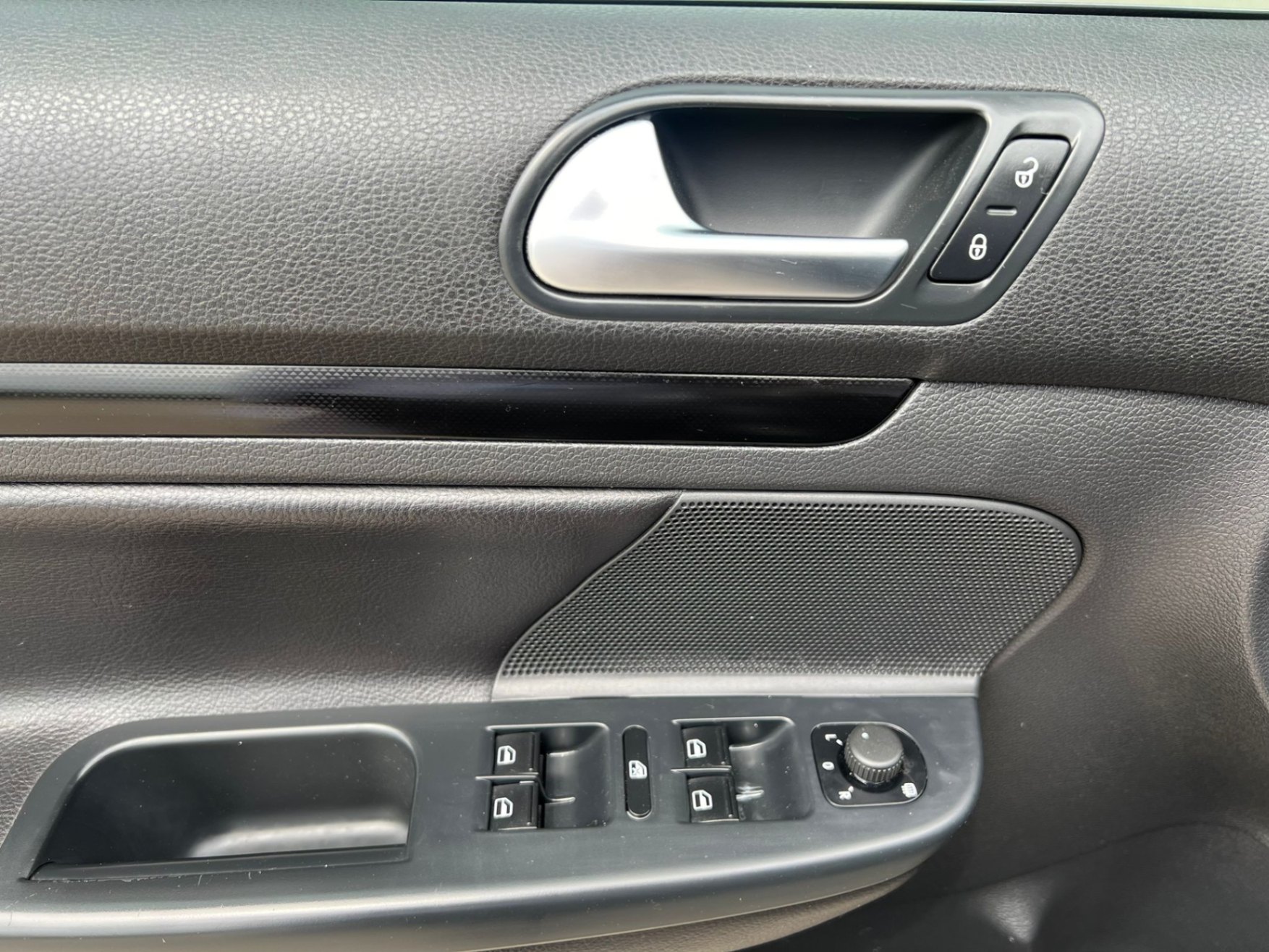 /akmautomotiveltd/2013-Volkswagen-GolfWagon-7269335809558912.jpg