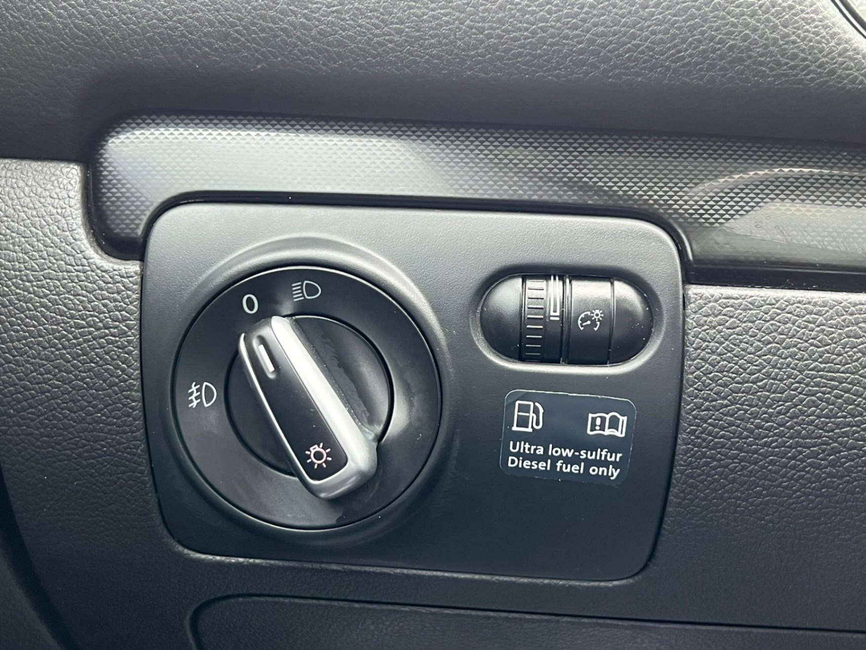 /akmautomotiveltd/2013-Volkswagen-GolfWagon-8764604810542211.jpg
