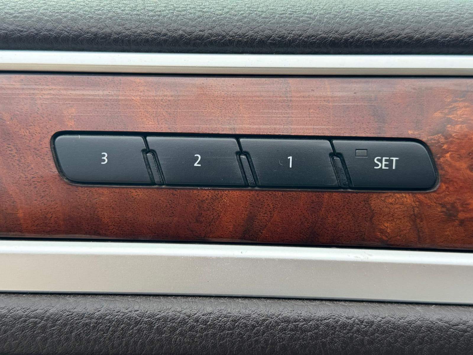 /akmautomotiveltd/2013-Volkswagen-Touareg-9569692653035327.jpg
