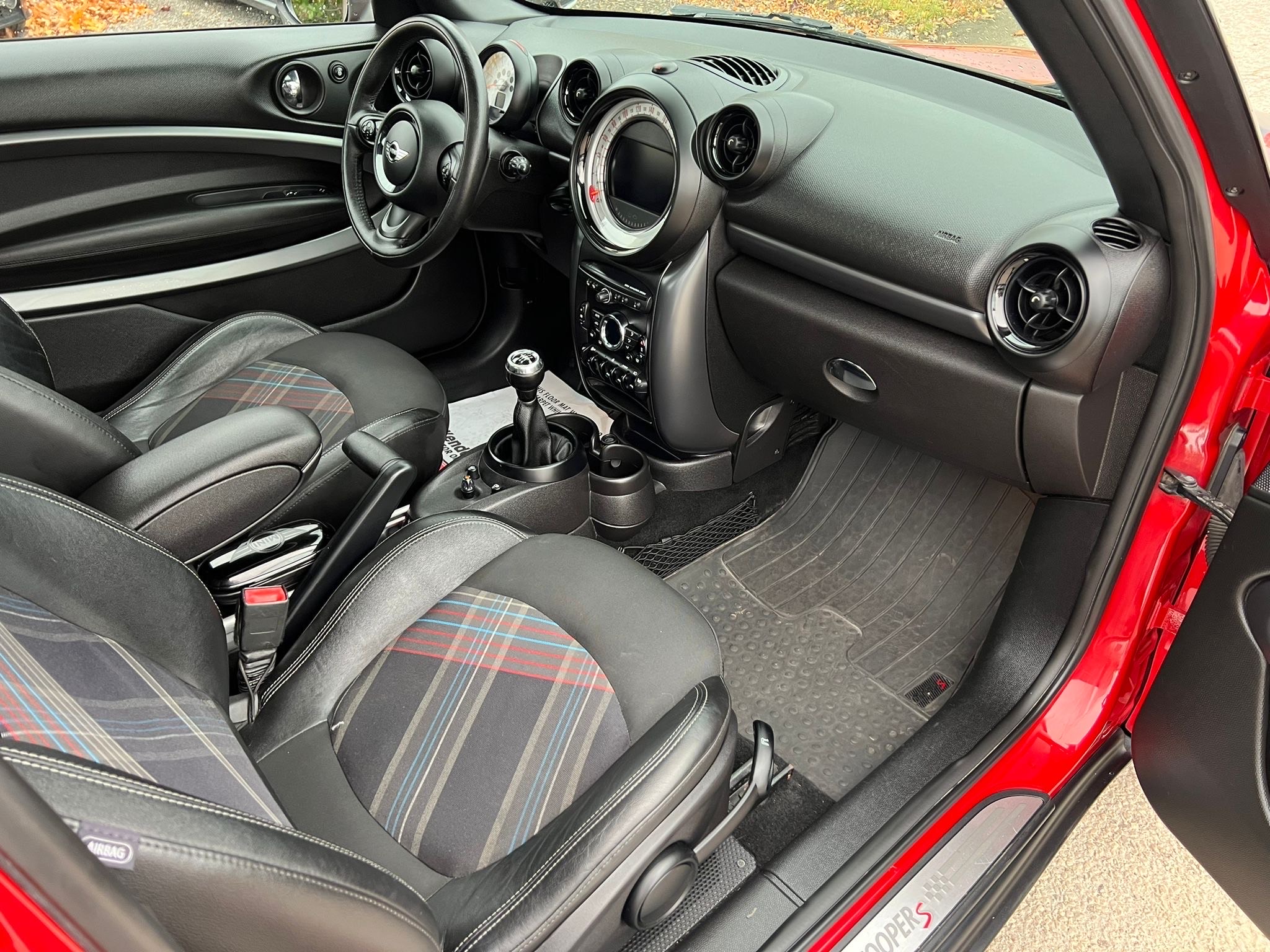 /akmautomotiveltd/2014-MINI-CooperPaceman-05721990212368522.jpg