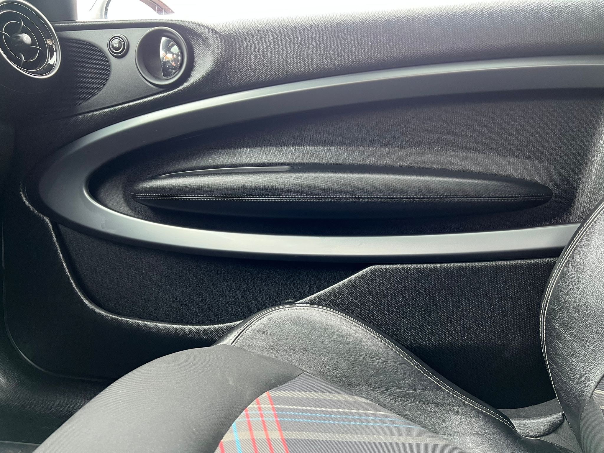 /akmautomotiveltd/2014-MINI-CooperPaceman-13433540188614912.jpg