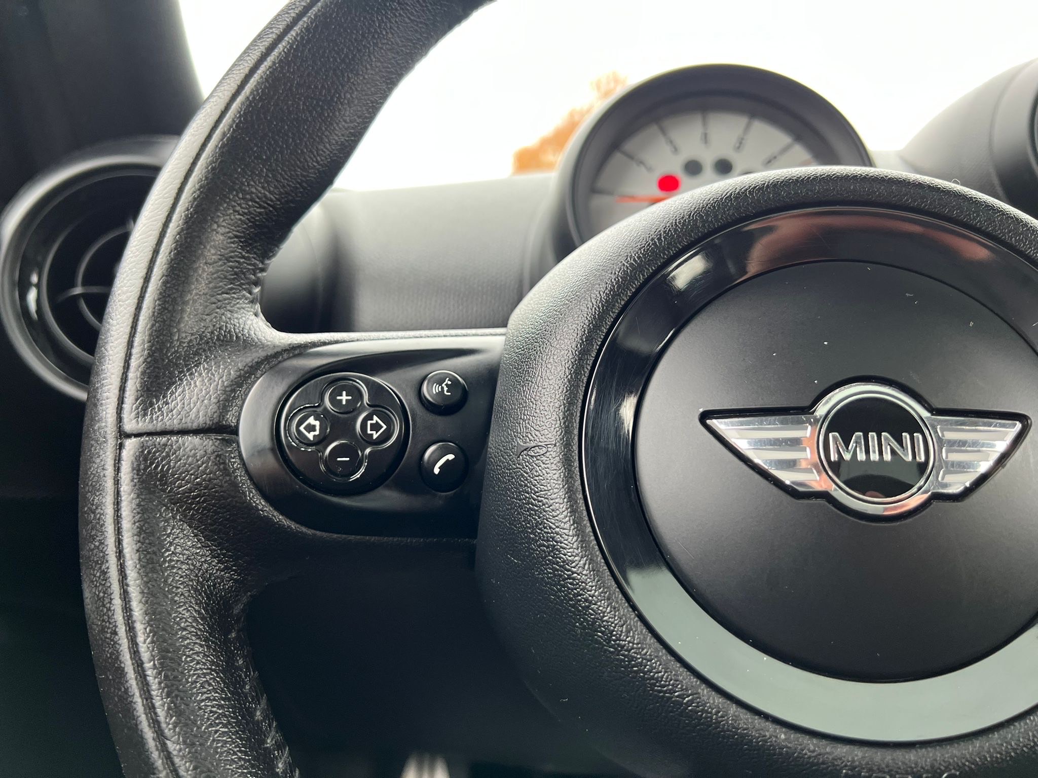 /akmautomotiveltd/2014-MINI-CooperPaceman-6889206128030272.jpg