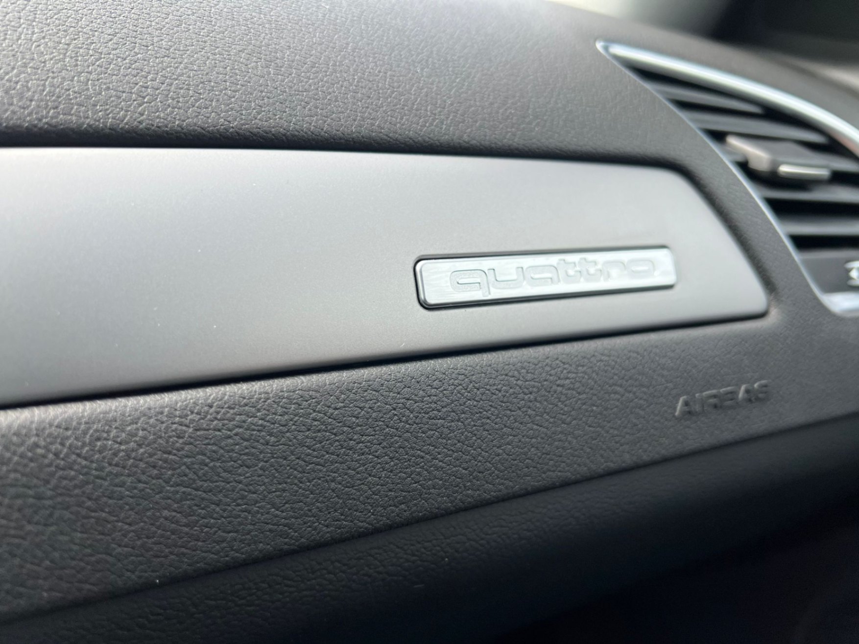 /akmautomotiveltd/2015-Audi-A4-048363267139089006.jpg