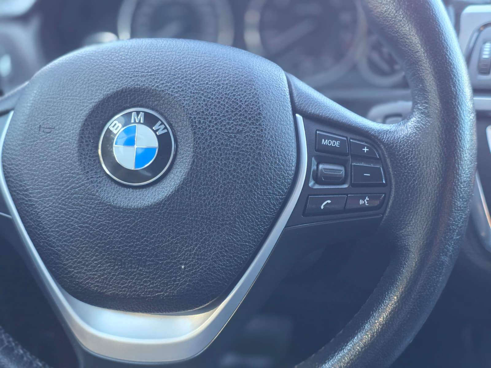 /akmautomotiveltd/2015-BMW-320i-31466477537931636.jpg