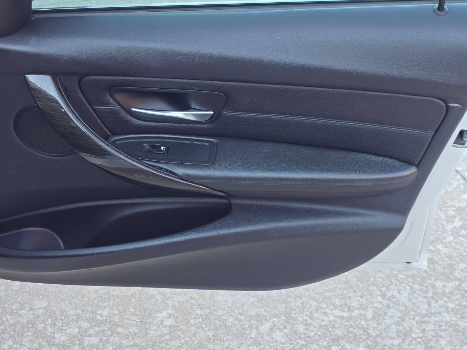 /akmautomotiveltd/2015-BMW-320i-8230254134354369.jpg