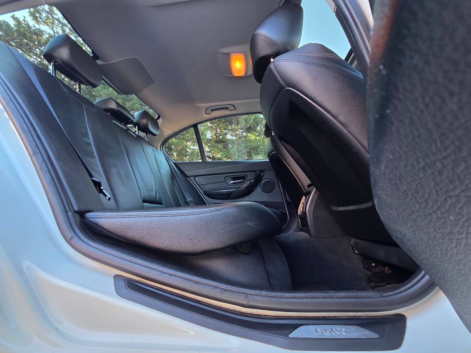 /akmautomotiveltd/2015-BMW-320i-9204028422229393.jpg