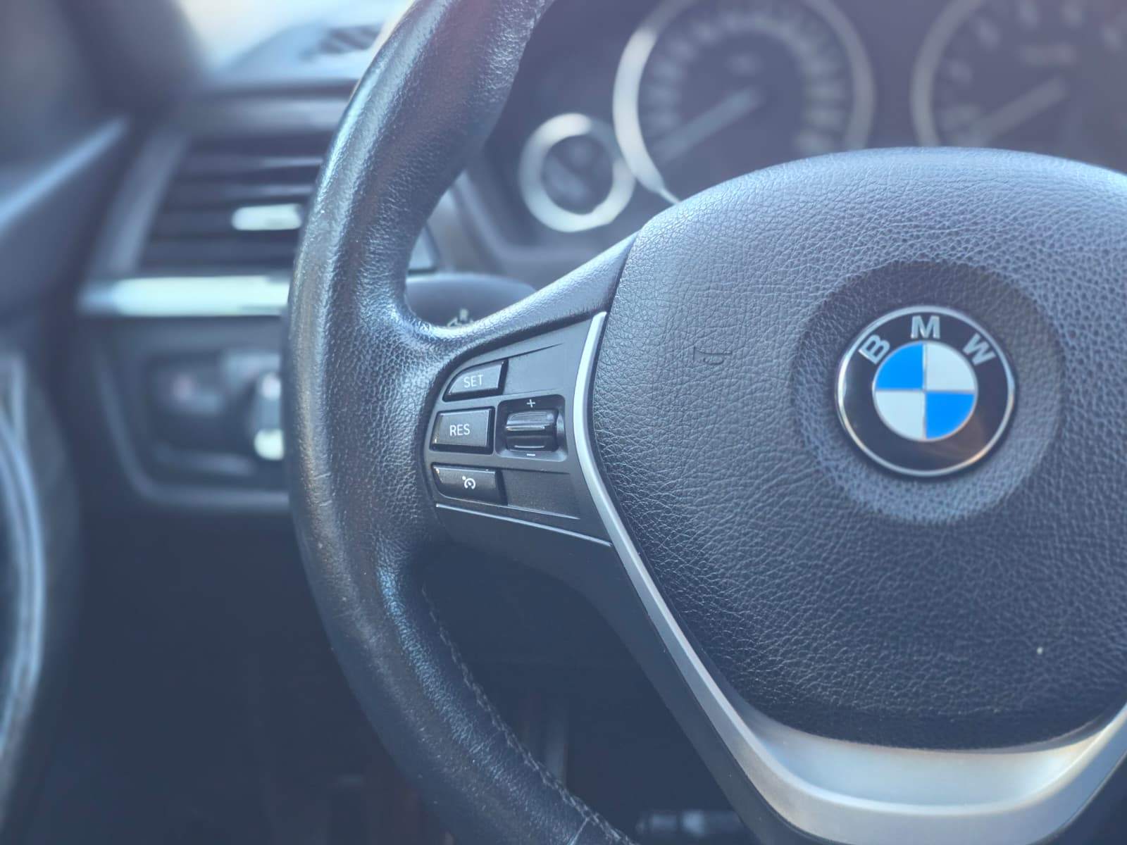 /akmautomotiveltd/2015-BMW-320i-9238324202321371.jpg