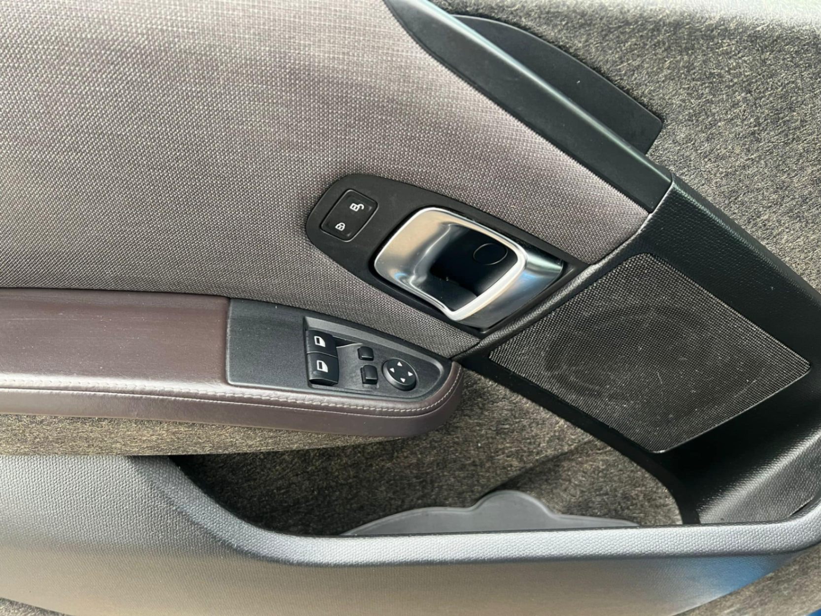 /akmautomotiveltd/2015-BMW-I3-7807416049561258.jpg