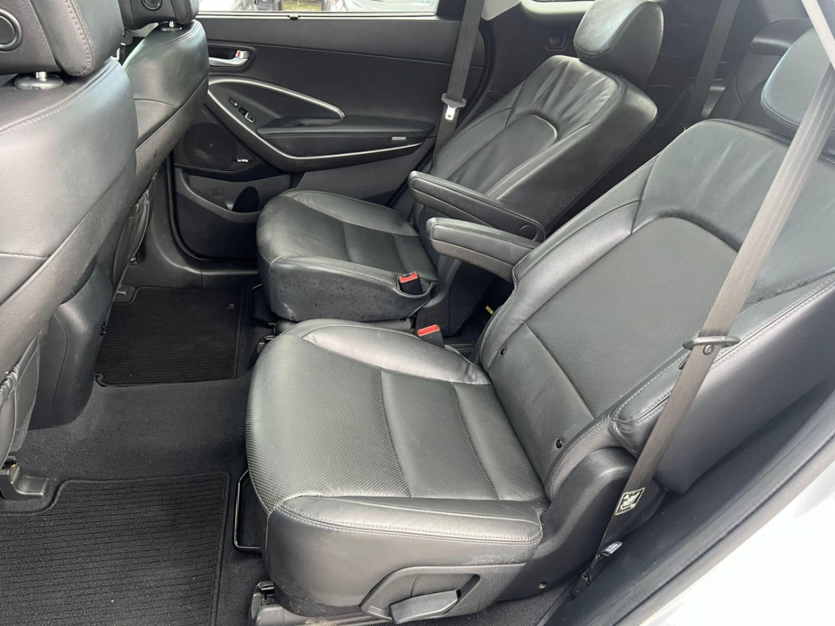 /akmautomotiveltd/2015-Hyundai-SantaFe-5919602891510827.jpg
