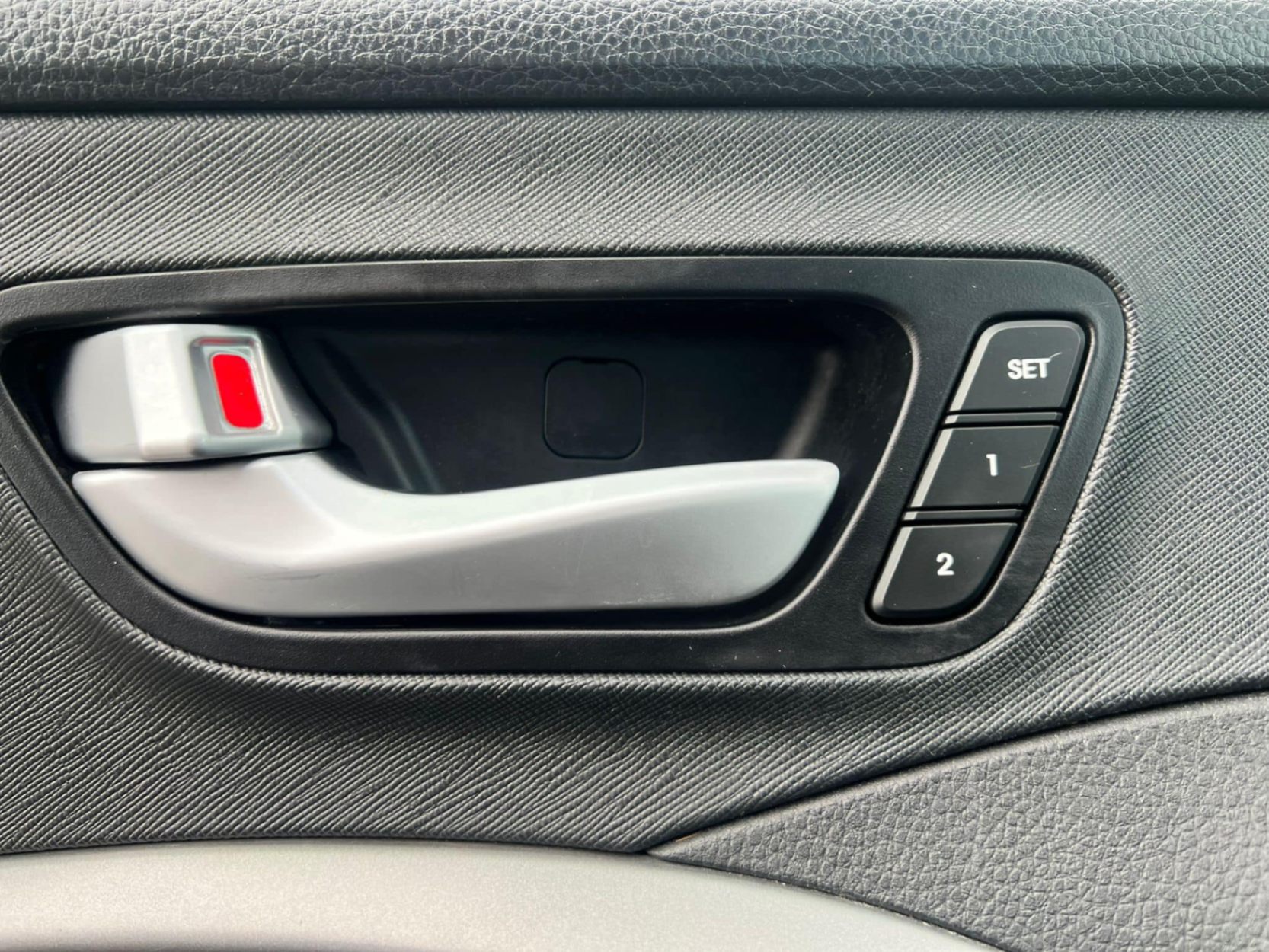 /akmautomotiveltd/2015-Hyundai-SantaFe-6883743514113583.jpg