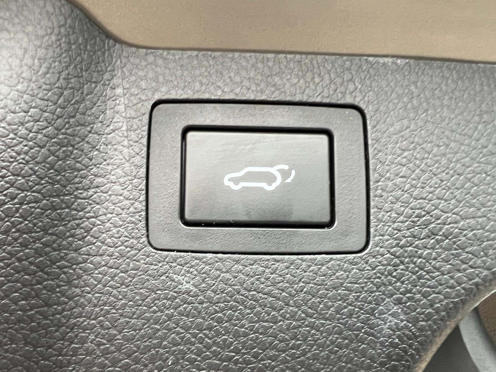 /akmautomotiveltd/2015-Hyundai-SantaFe-7775149528240015.jpg